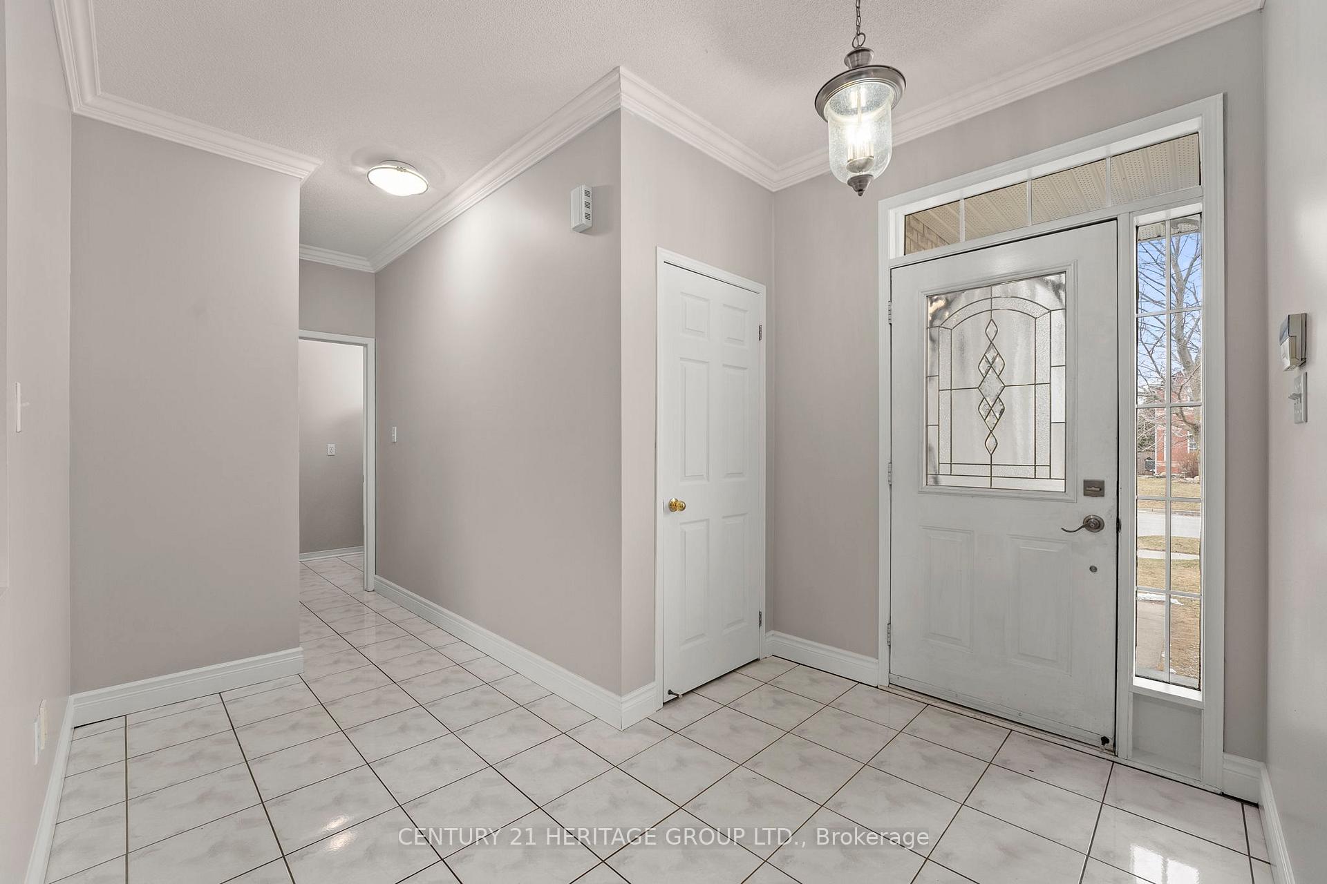Photo 7 of 1901 Emerald Court, Innisfil, Alcona — HOMEH