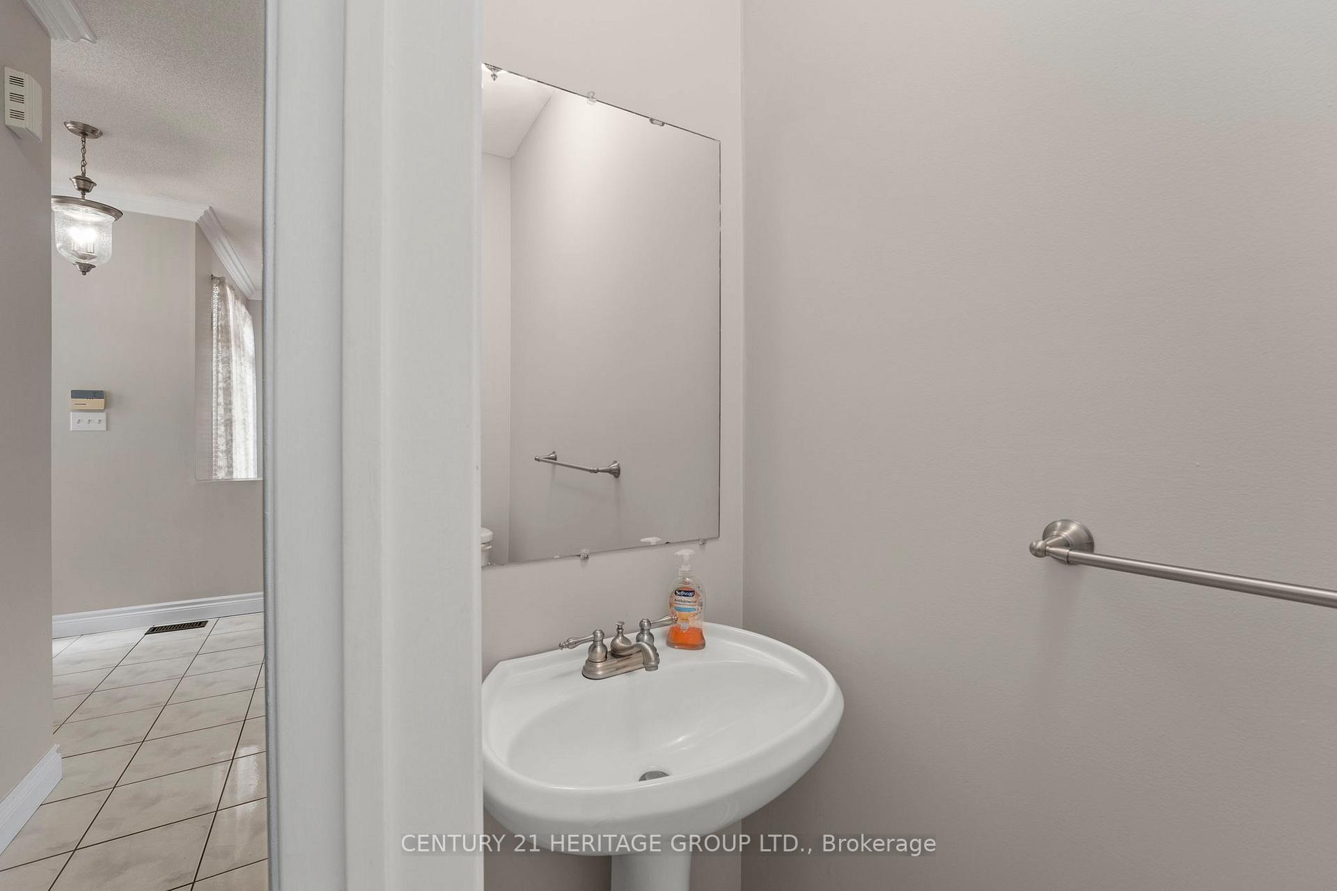 Photo 15 of 1901 Emerald Court, Innisfil, Alcona — HOMEH