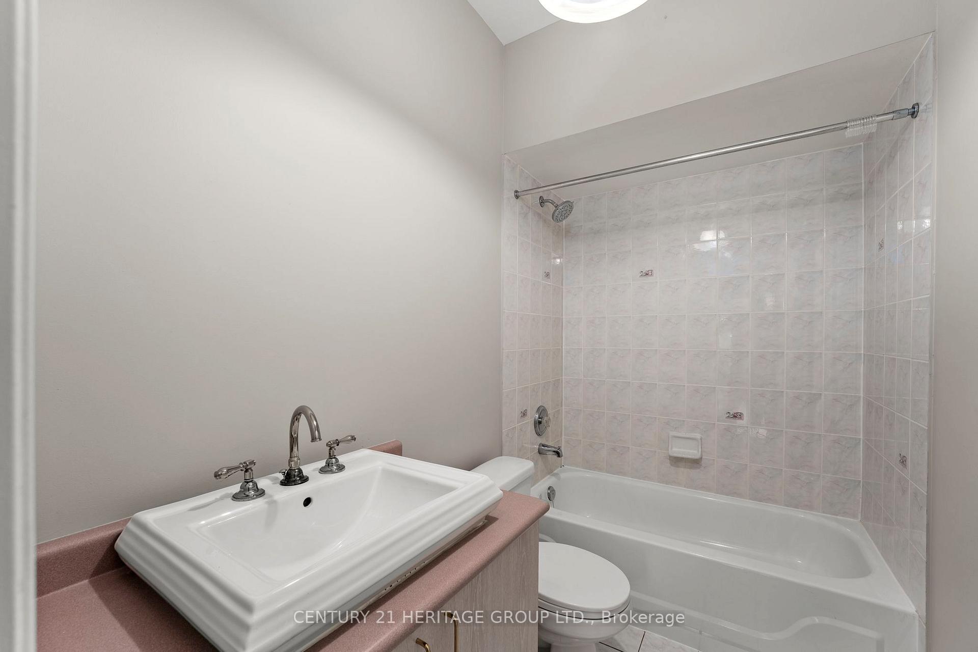 Photo 23 of 1901 Emerald Court, Innisfil, Alcona — HOMEH