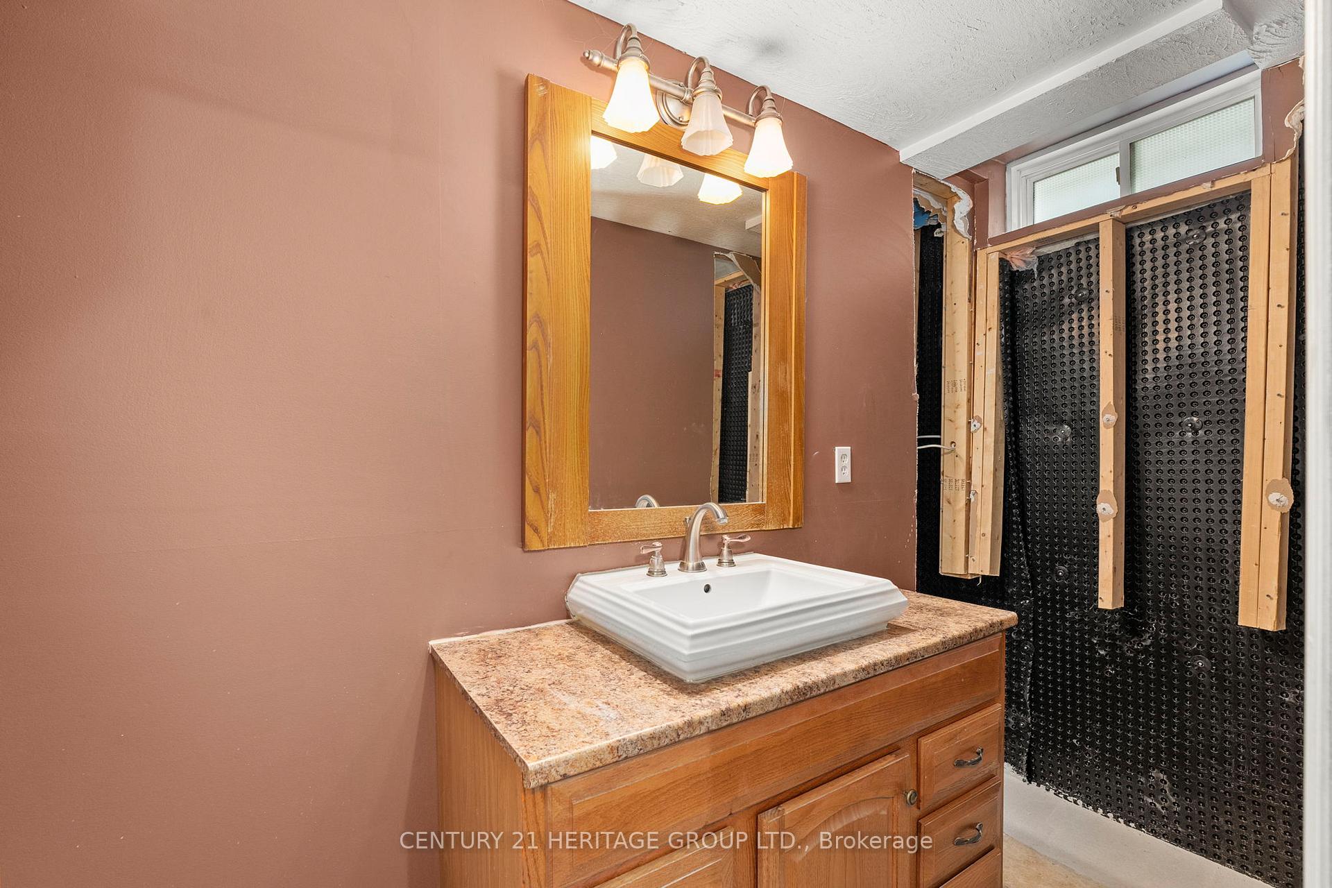 Photo 29 of 1901 Emerald Court, Innisfil, Alcona — HOMEH