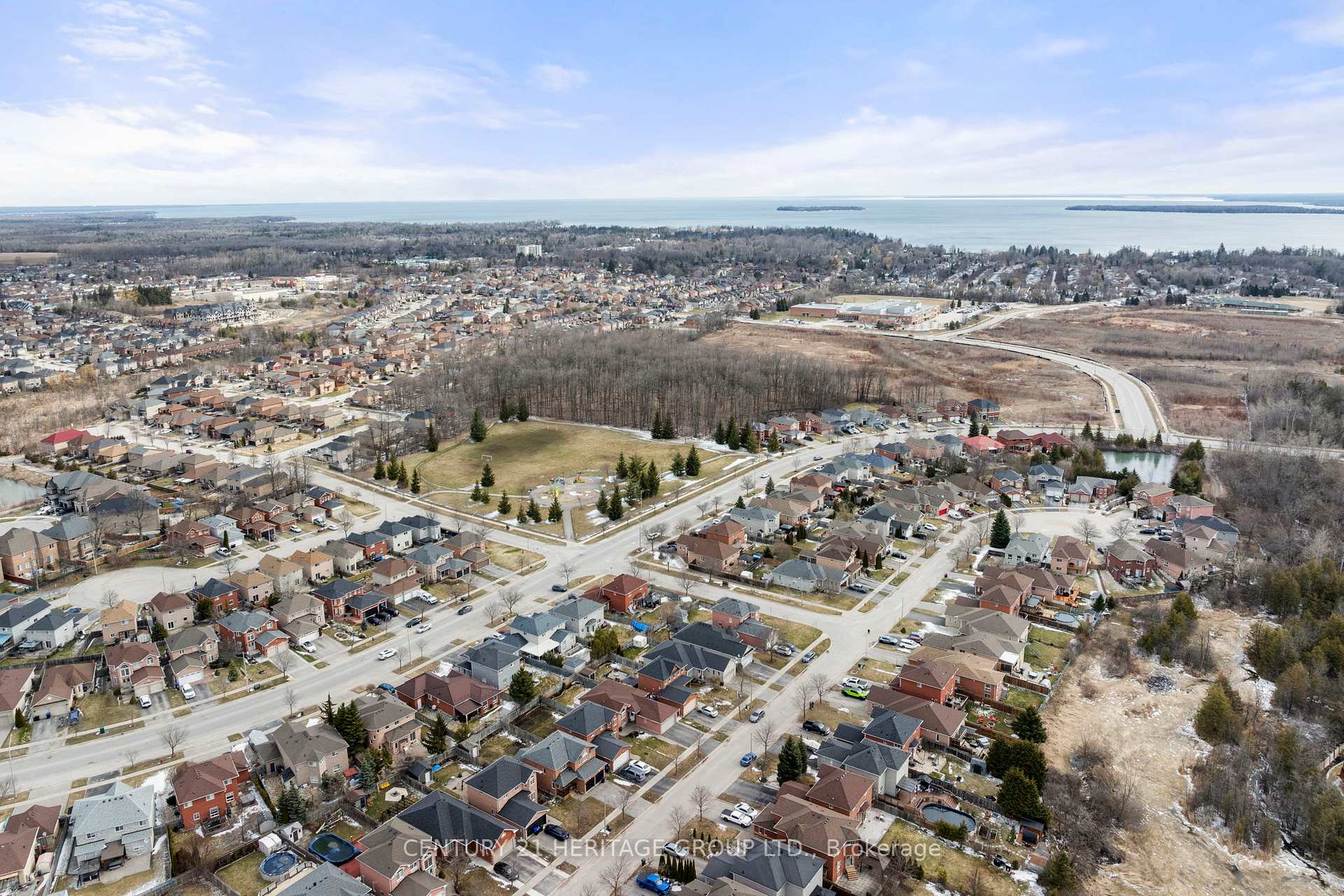 Photo 37 of 1901 Emerald Court, Innisfil, Alcona — HOMEH