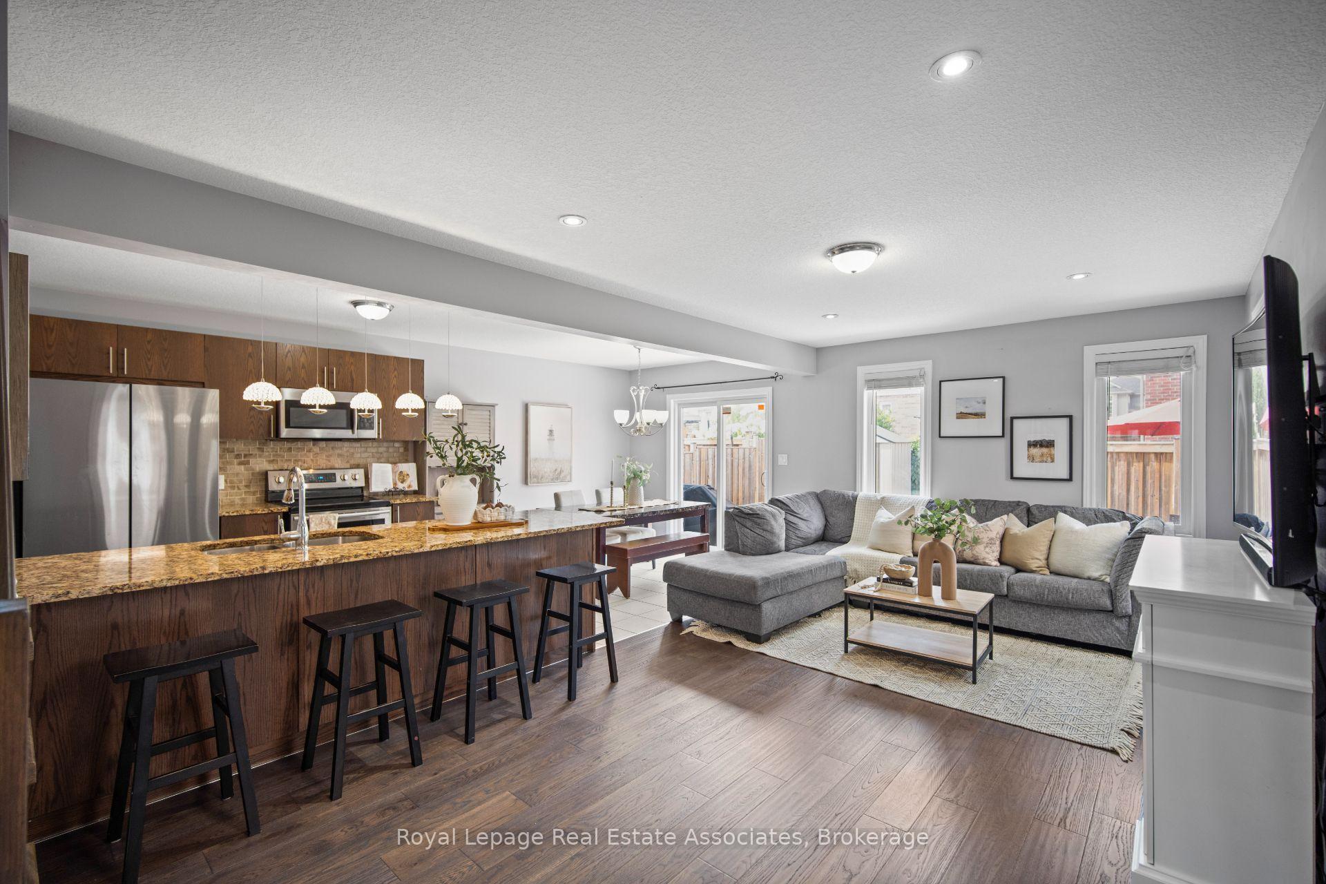 Photo 6 of 439 Moorlands Crescent, Kitchener — HOMEH