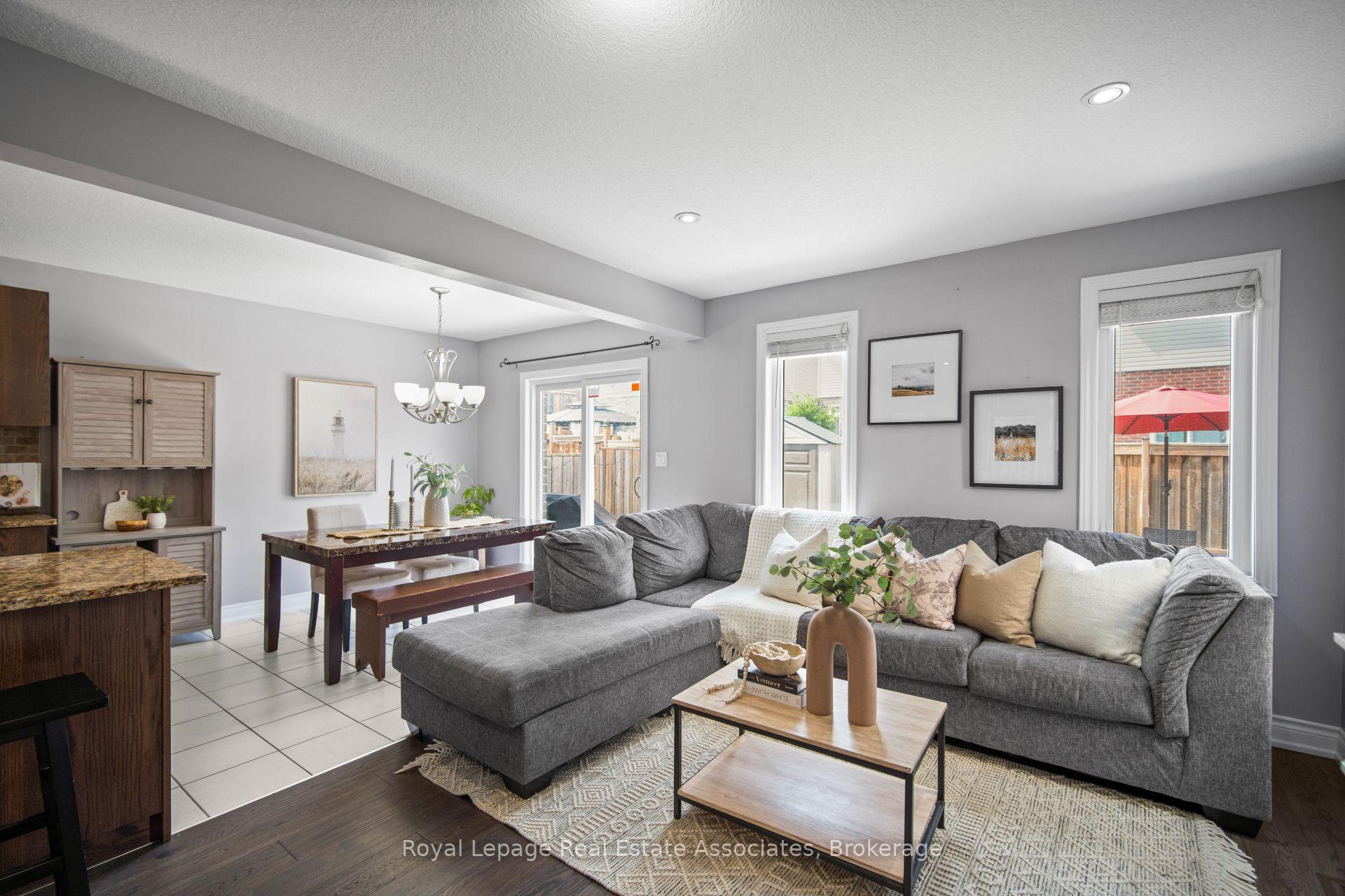 Photo 8 of 439 Moorlands Crescent, Kitchener — HOMEH