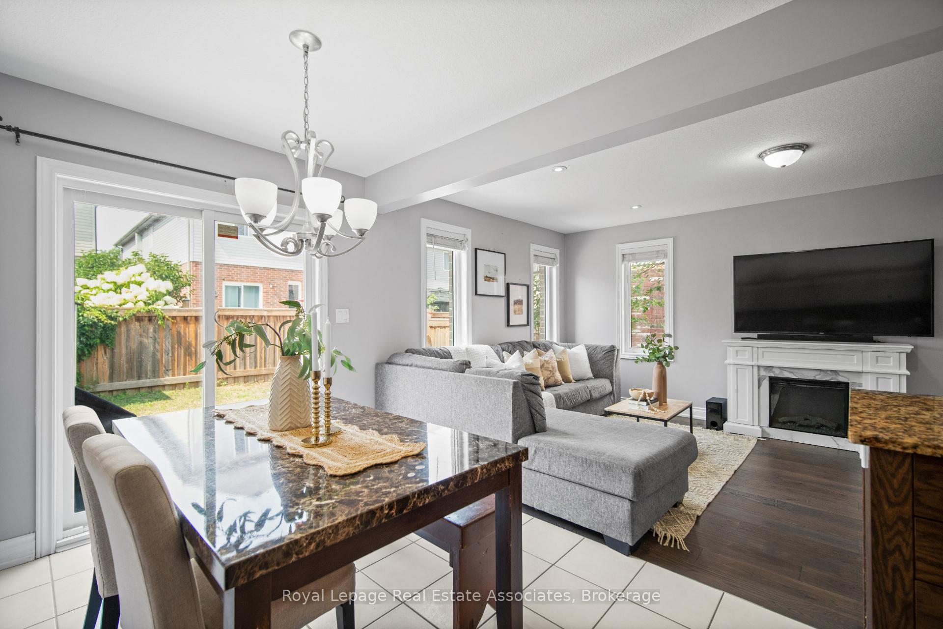 Photo 12 of 439 Moorlands Crescent, Kitchener — HOMEH