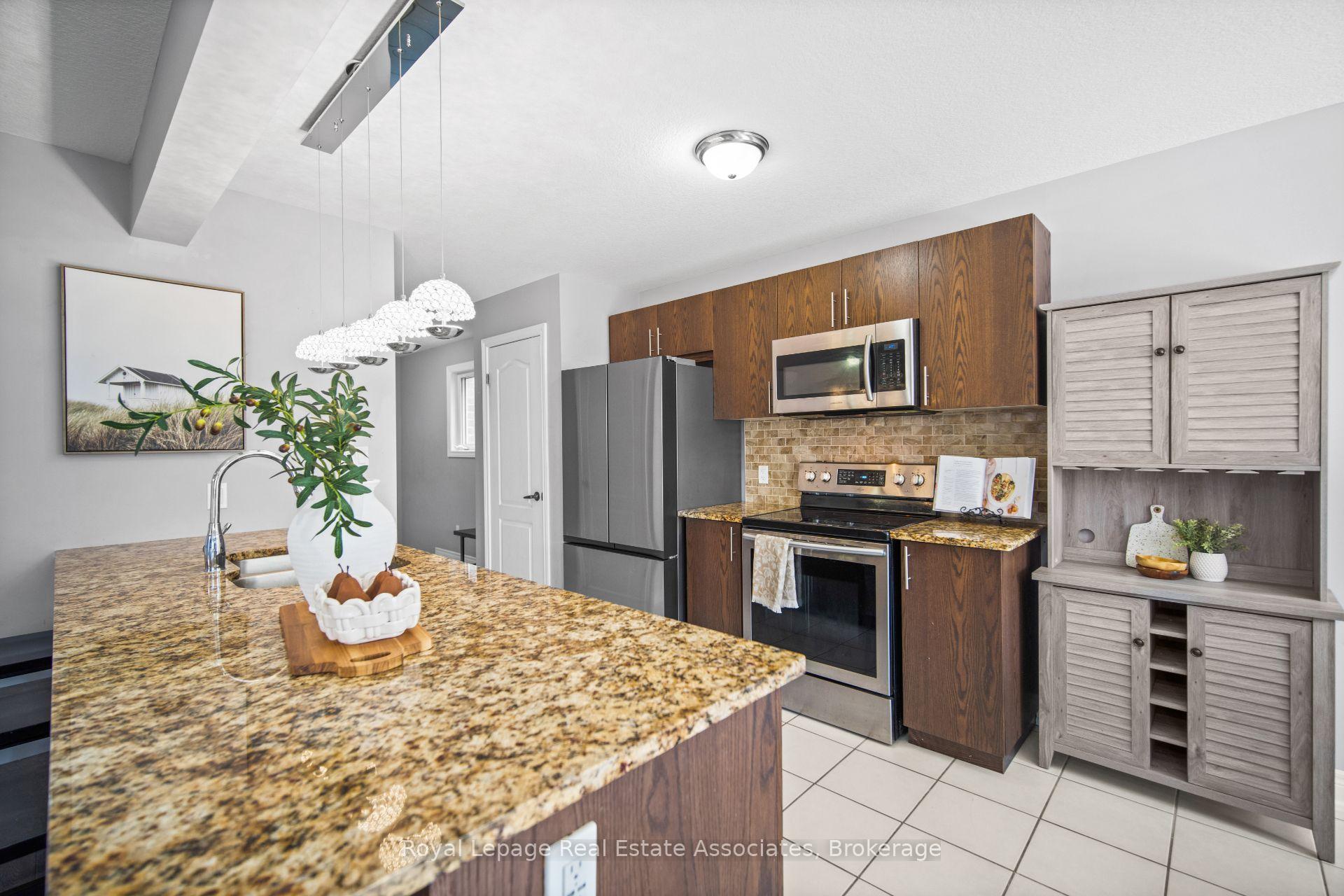 Photo 14 of 439 Moorlands Crescent, Kitchener — HOMEH