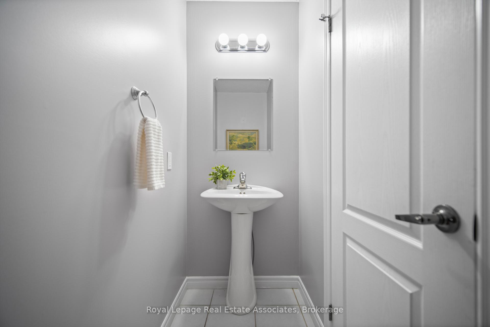 Photo 18 of 439 Moorlands Crescent, Kitchener — HOMEH