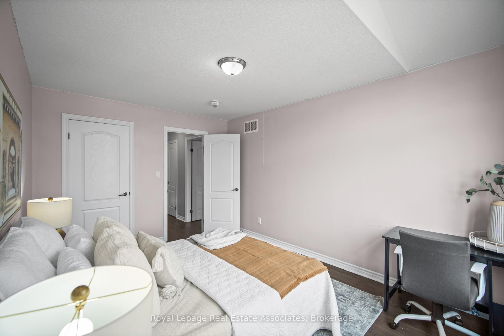 Photo 28 of 439 Moorlands Crescent, Kitchener — HOMEH