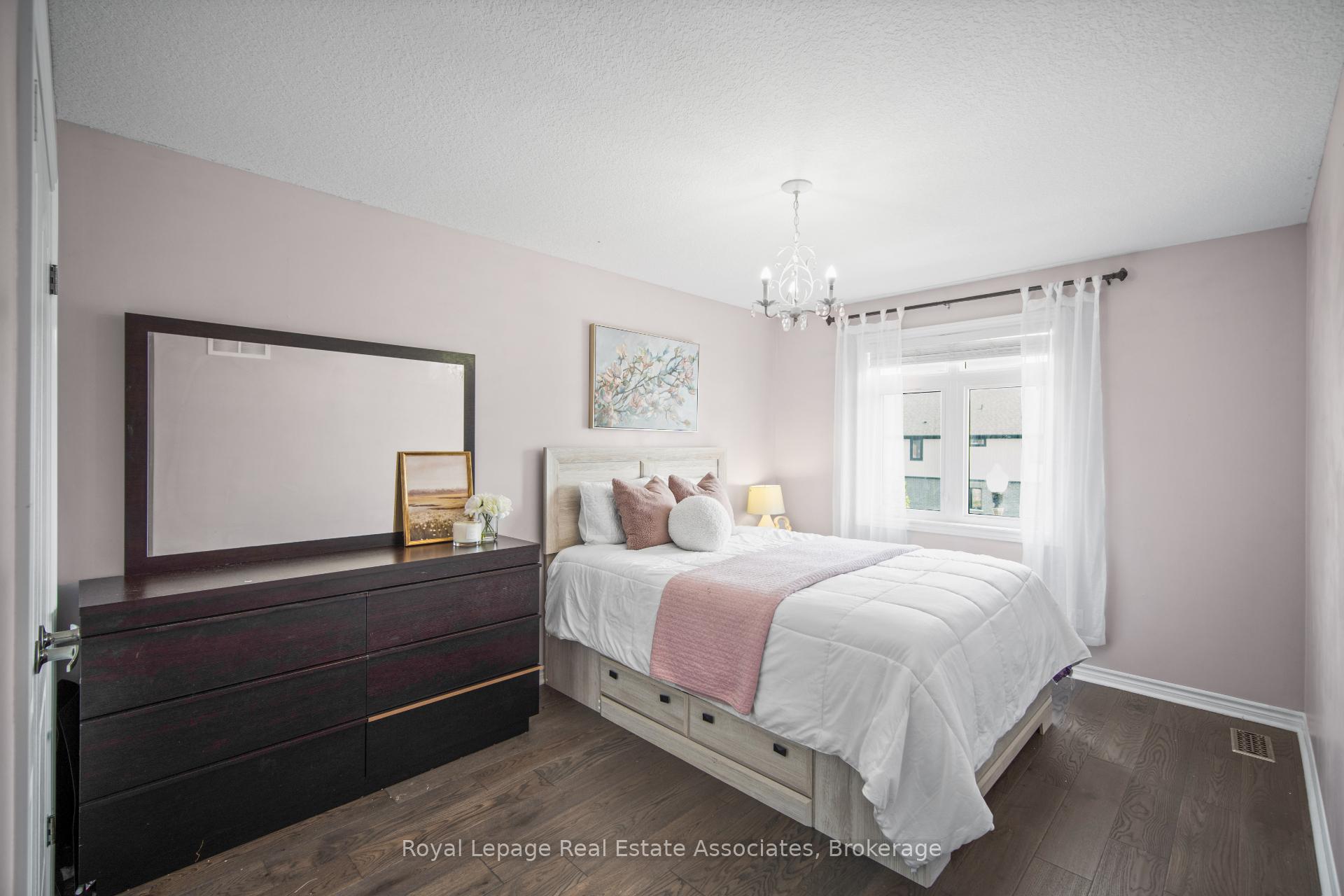 Photo 31 of 439 Moorlands Crescent, Kitchener — HOMEH