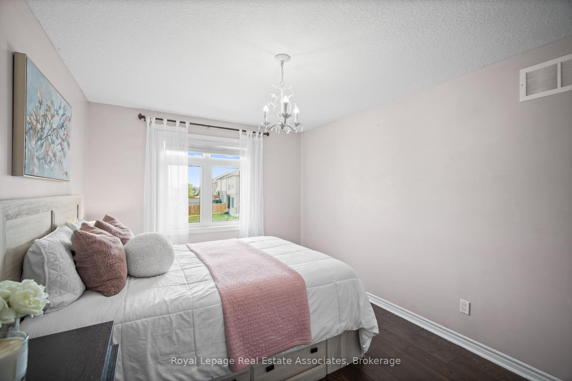Photo 32 of 439 Moorlands Crescent, Kitchener — HOMEH