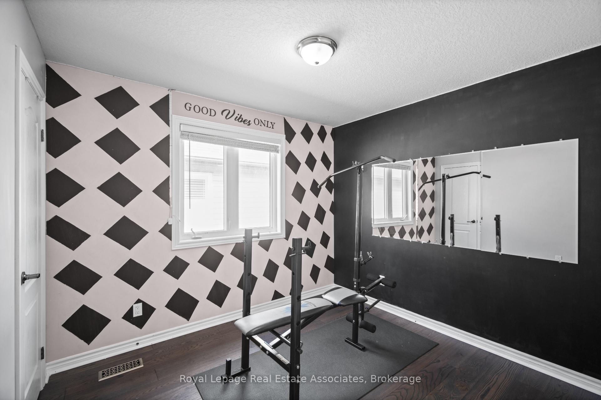 Photo 35 of 439 Moorlands Crescent, Kitchener — HOMEH