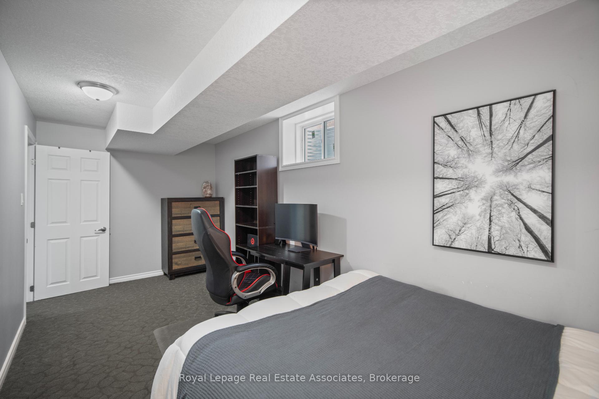 Photo 41 of 439 Moorlands Crescent, Kitchener — HOMEH