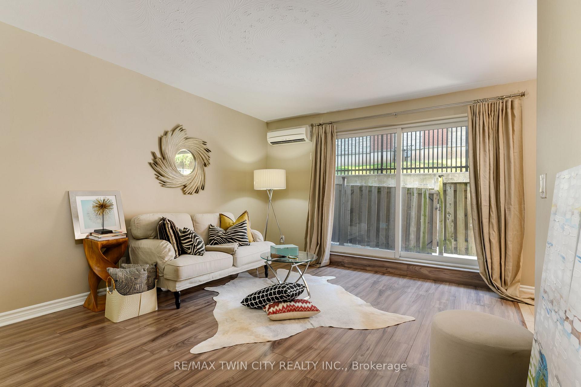 Photo 6 of Unit 102, 200 Charlton Avenue E, Hamilton, Corktown — HOMEH