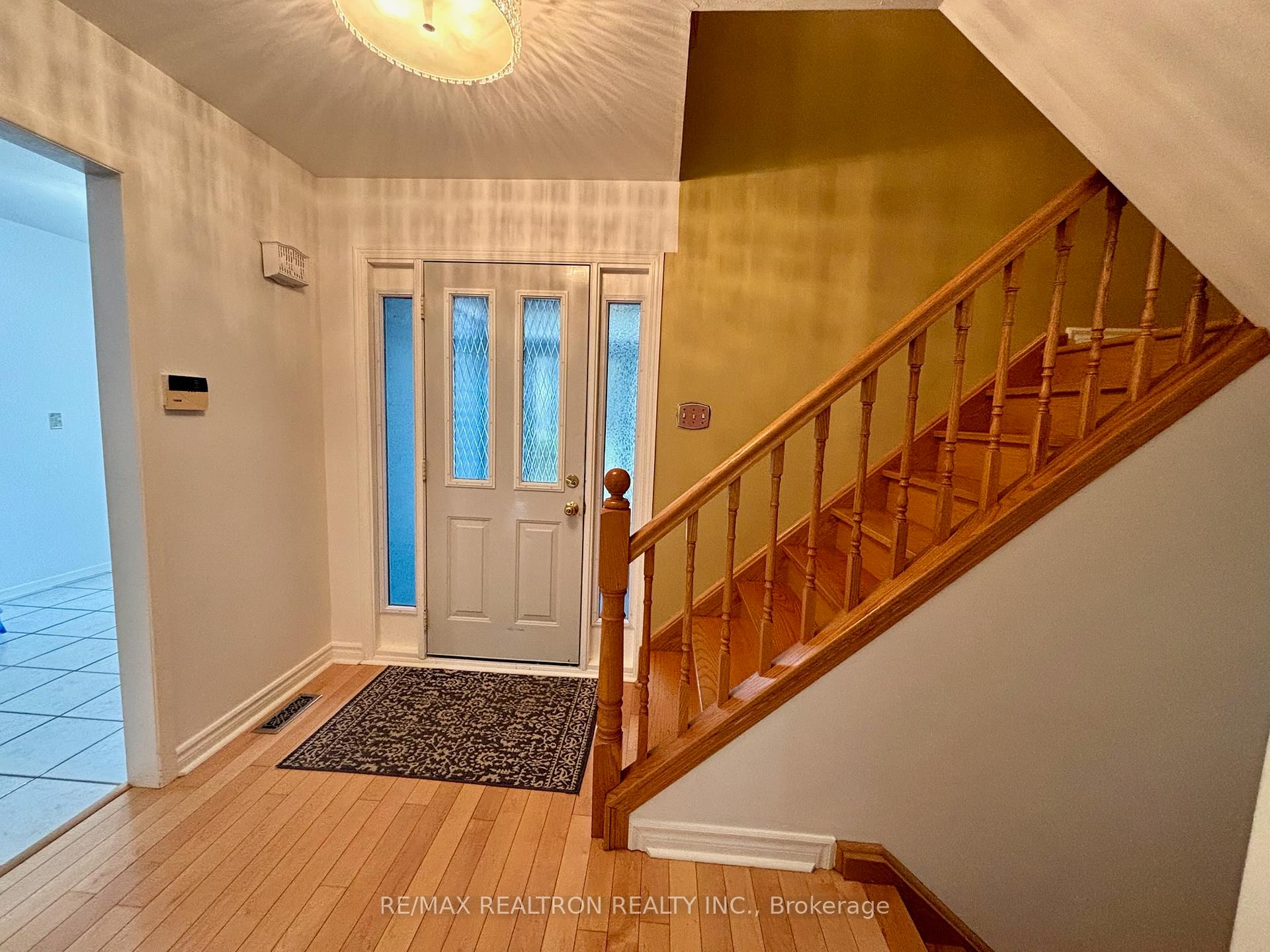 Photo 2 of 16 Aberfeldy Crescent, Markham, German Mills — HOMEH