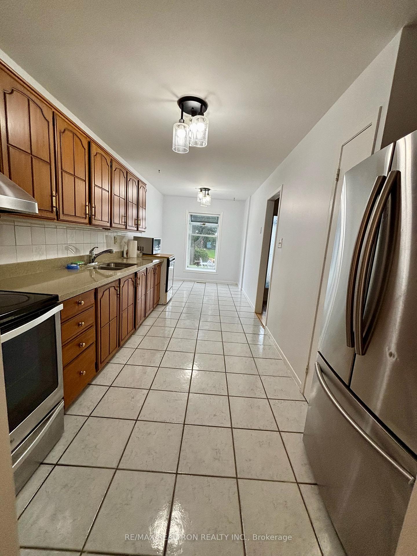 Photo 6 of 16 Aberfeldy Crescent, Markham, German Mills — HOMEH