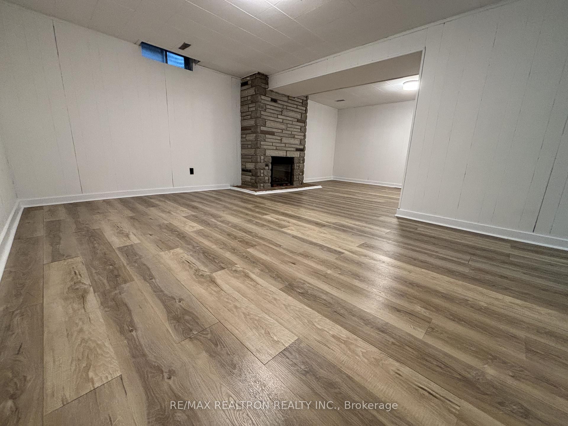 Photo 10 of 16 Aberfeldy Crescent, Markham, German Mills — HOMEH