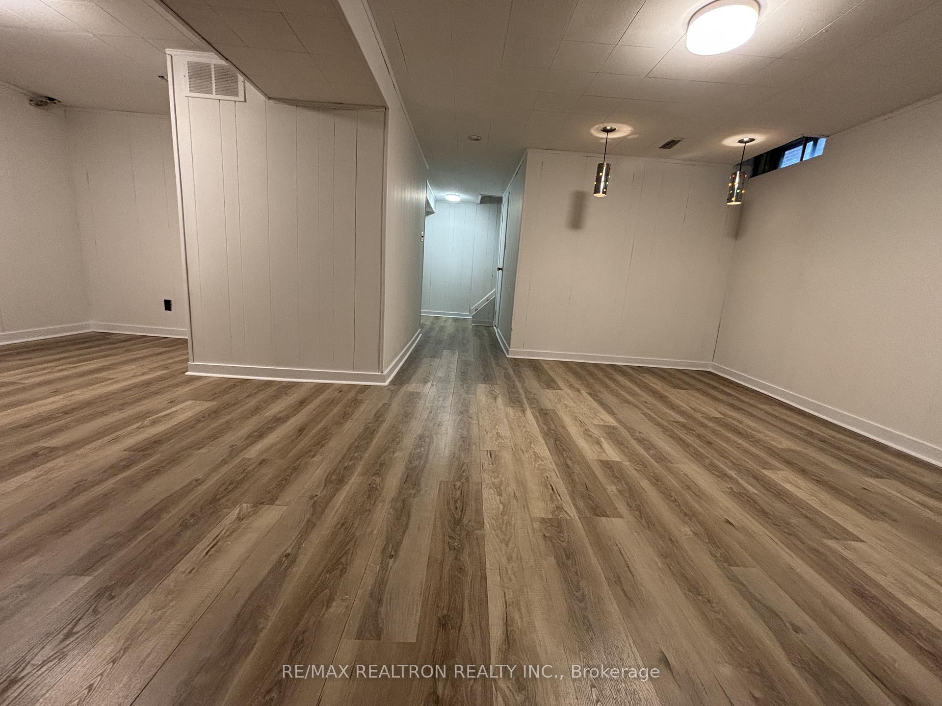 Photo 11 of 16 Aberfeldy Crescent, Markham, German Mills — HOMEH