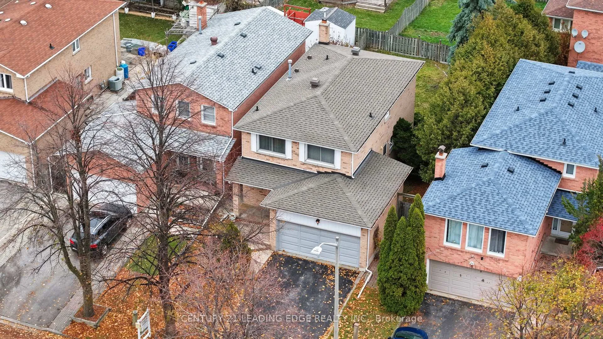 Photo 2 of 6 Adrian Crescent, Markham, Raymerville — HOMEH