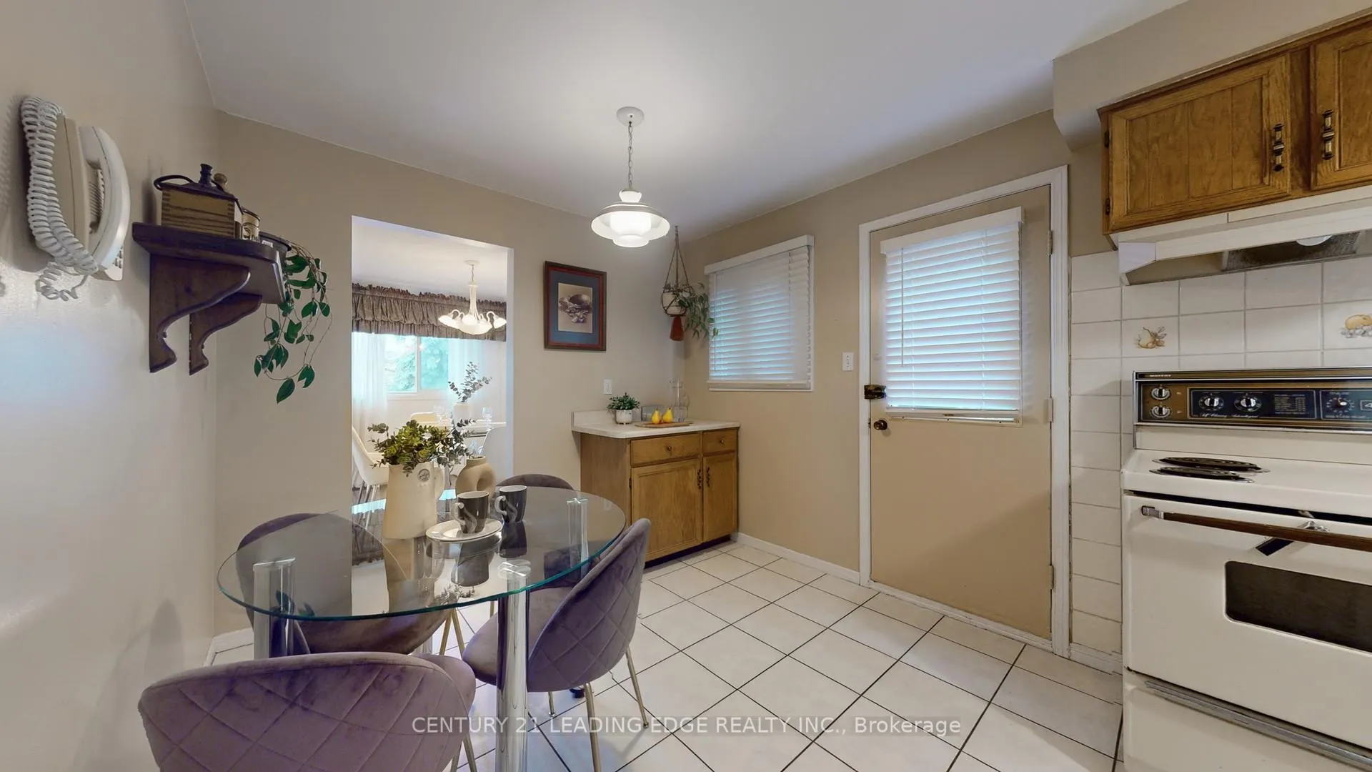Photo 17 of 6 Adrian Crescent, Markham, Raymerville — HOMEH