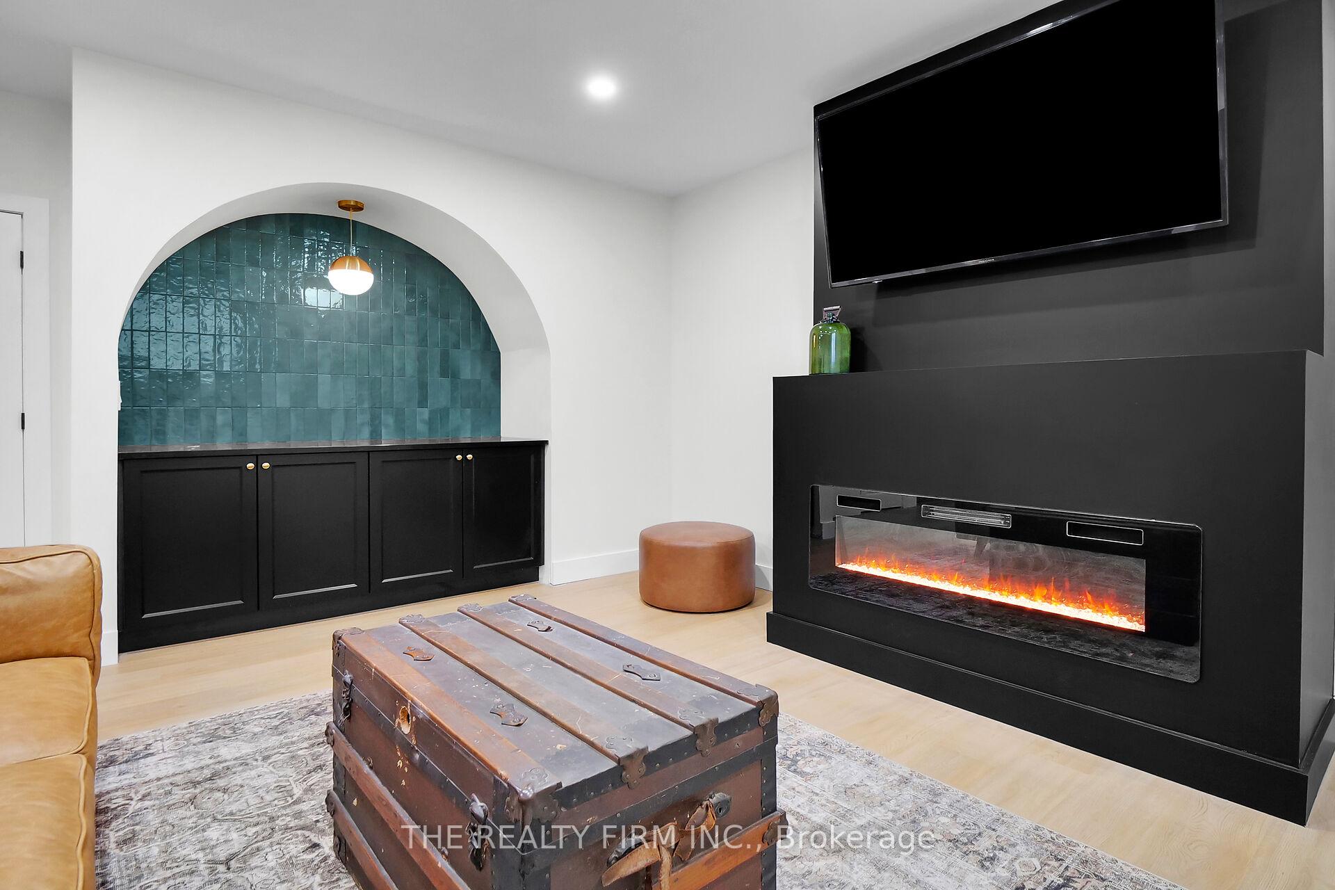 Photo 5 of 140 Scotts Drive, Lucan Biddulph, Lucan — HOMEH