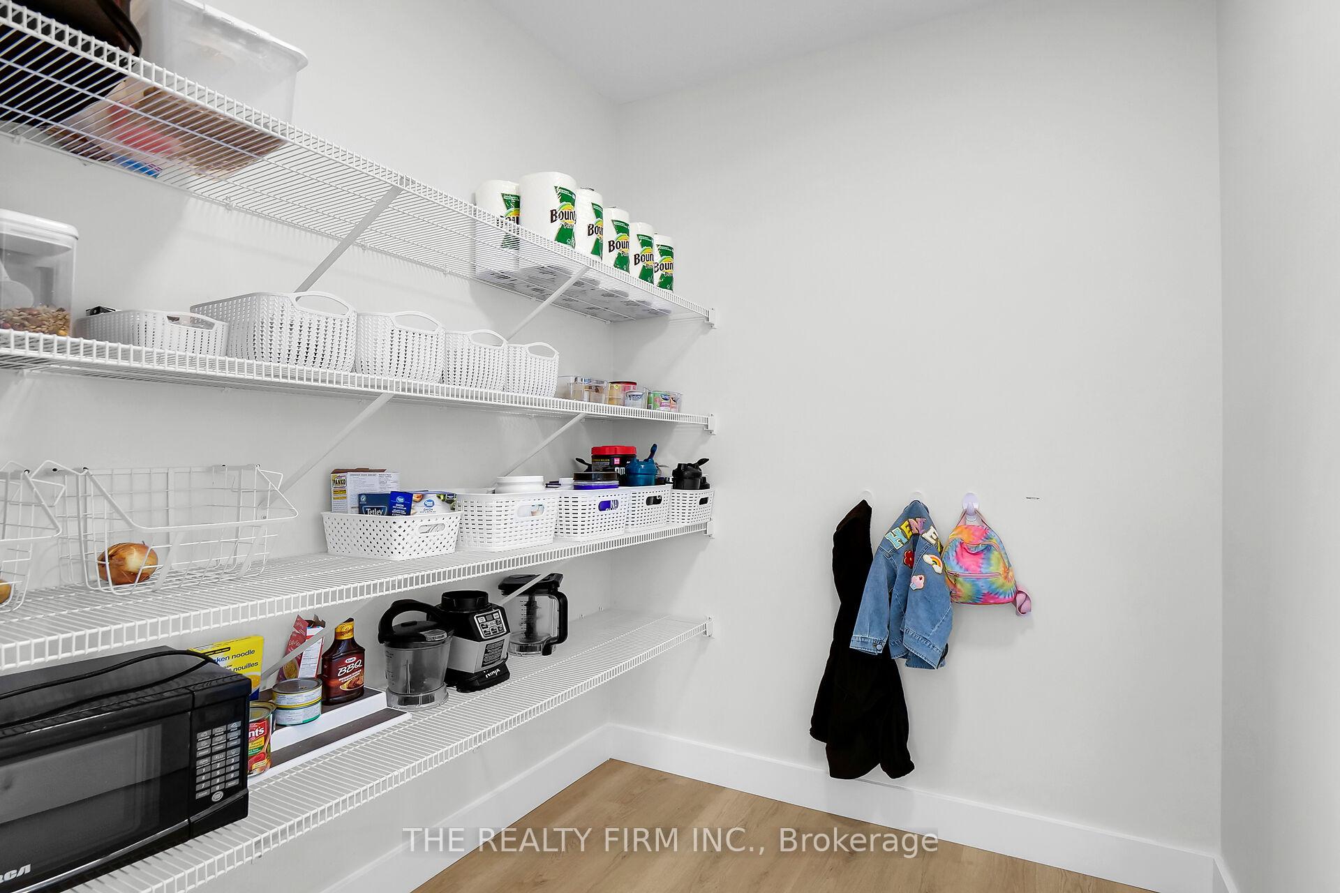 Photo 9 of 140 Scotts Drive, Lucan Biddulph, Lucan — HOMEH