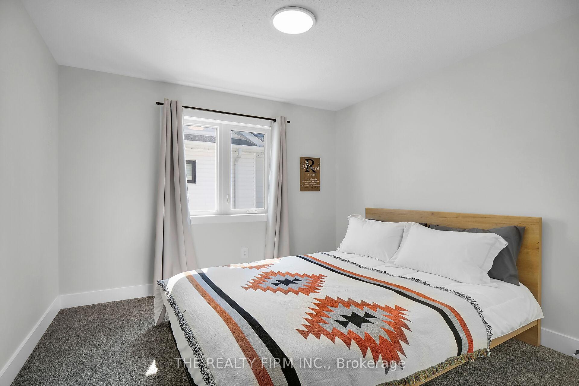Photo 19 of 140 Scotts Drive, Lucan Biddulph, Lucan — HOMEH