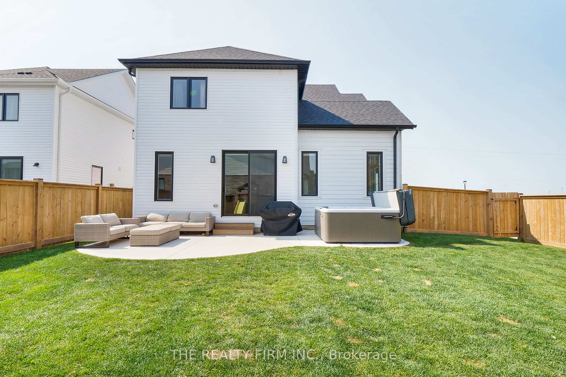 Photo 27 of 140 Scotts Drive, Lucan Biddulph, Lucan — HOMEH