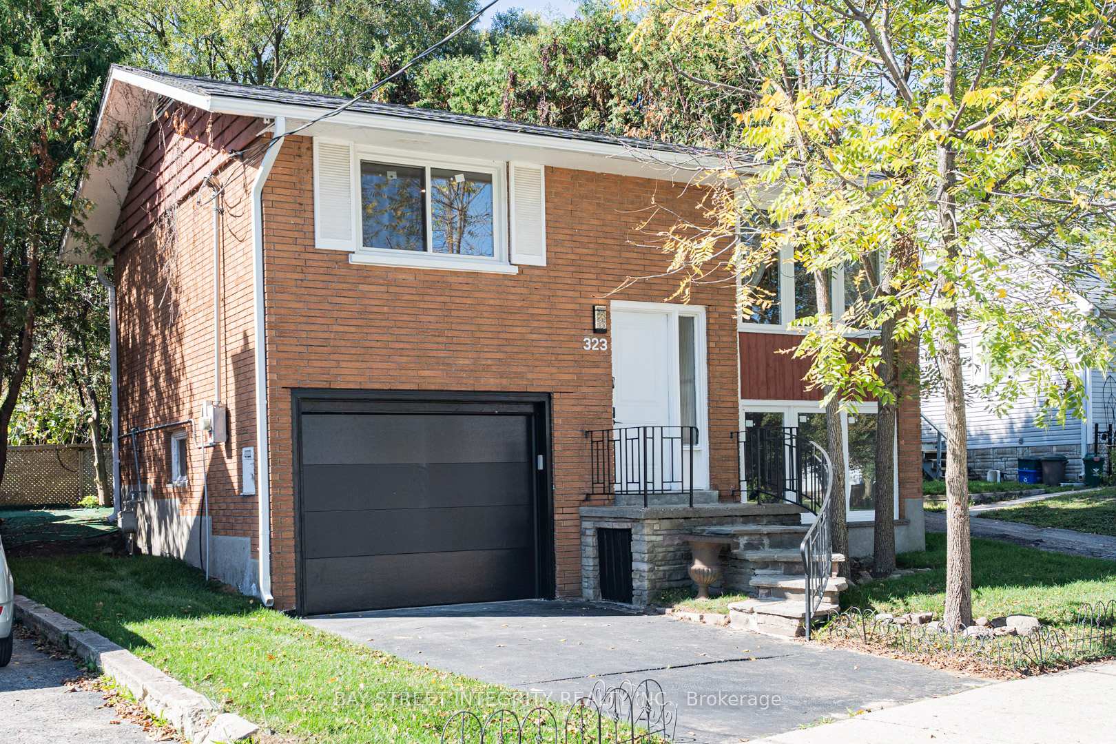 Front of 323 Clifton Road