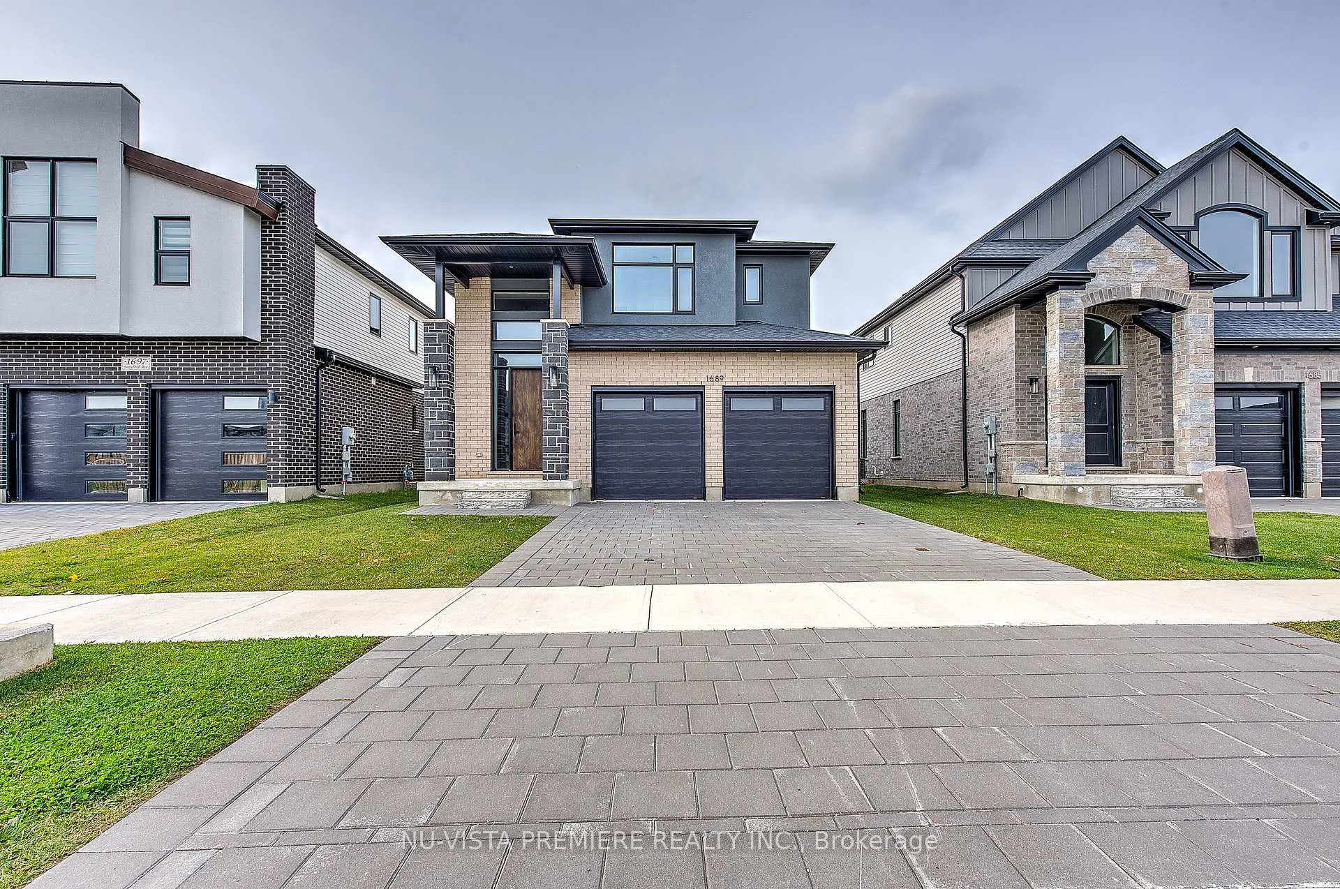Front of 1689 Brayford Avenue