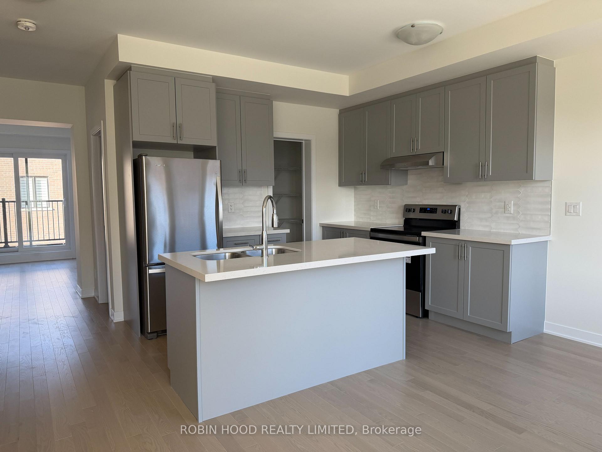 Photo 3 of 72 York Downs Boulevard, Markham, Angus Glen — HOMEH