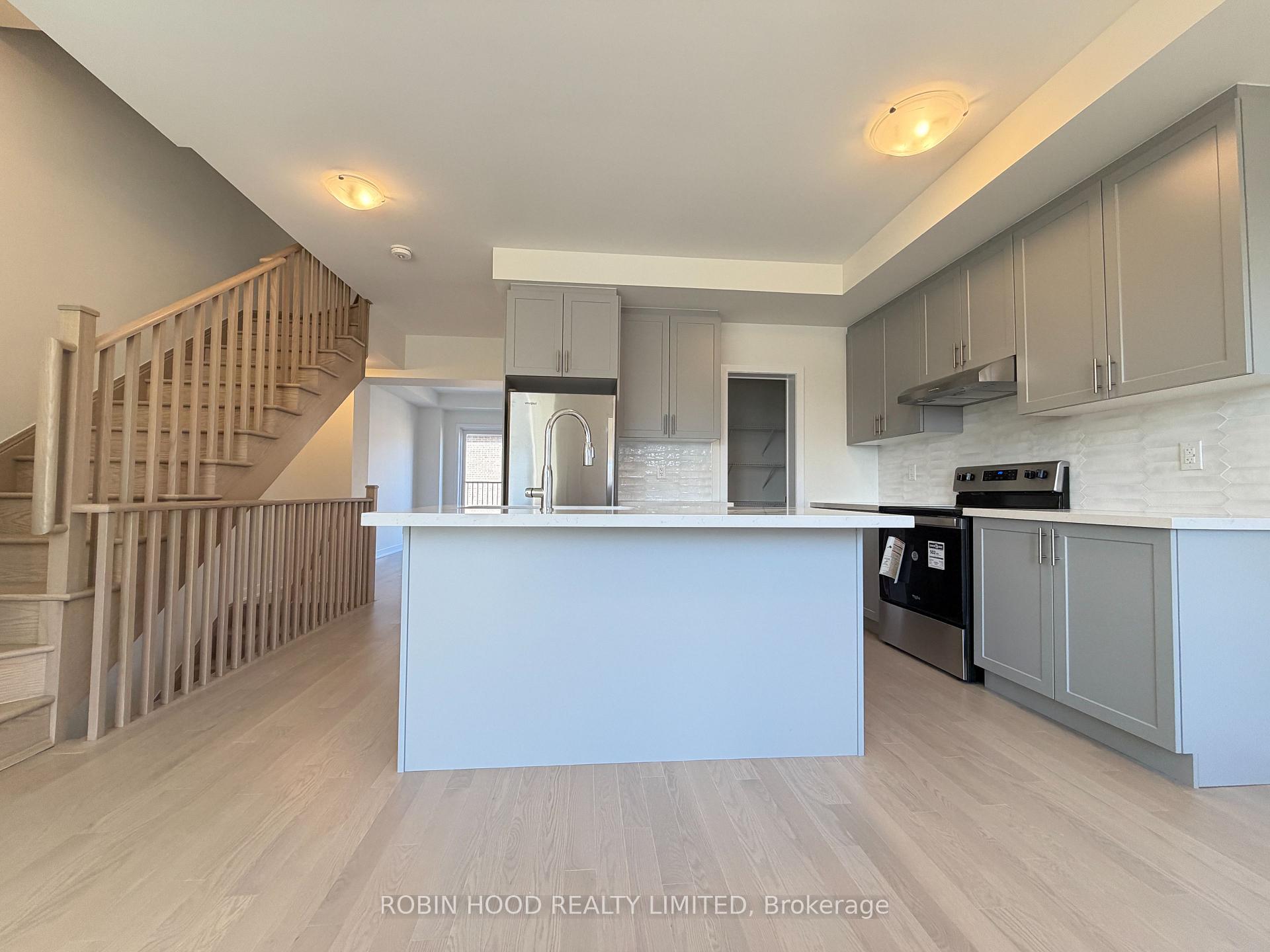 Photo 4 of 72 York Downs Boulevard, Markham, Angus Glen — HOMEH