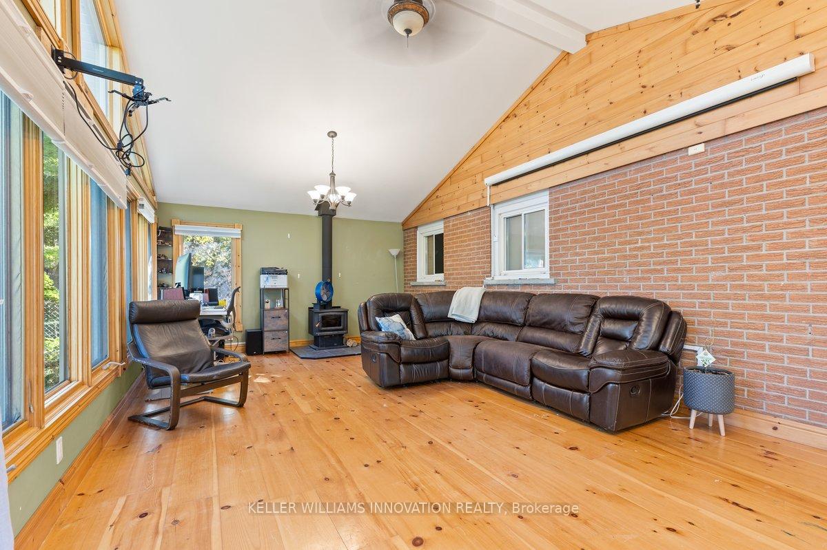 Photo 15 of 40 Rennie Drive, Kitchener — HOMEH