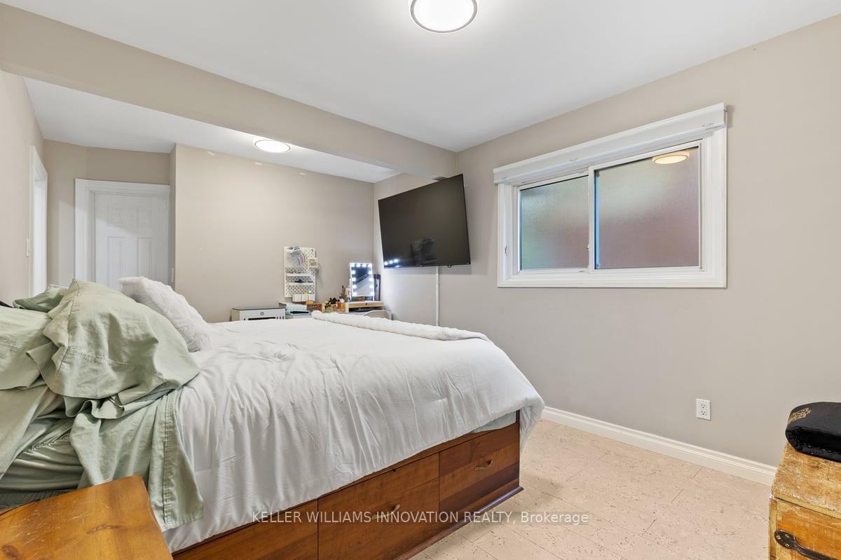 Photo 20 of 40 Rennie Drive, Kitchener — HOMEH