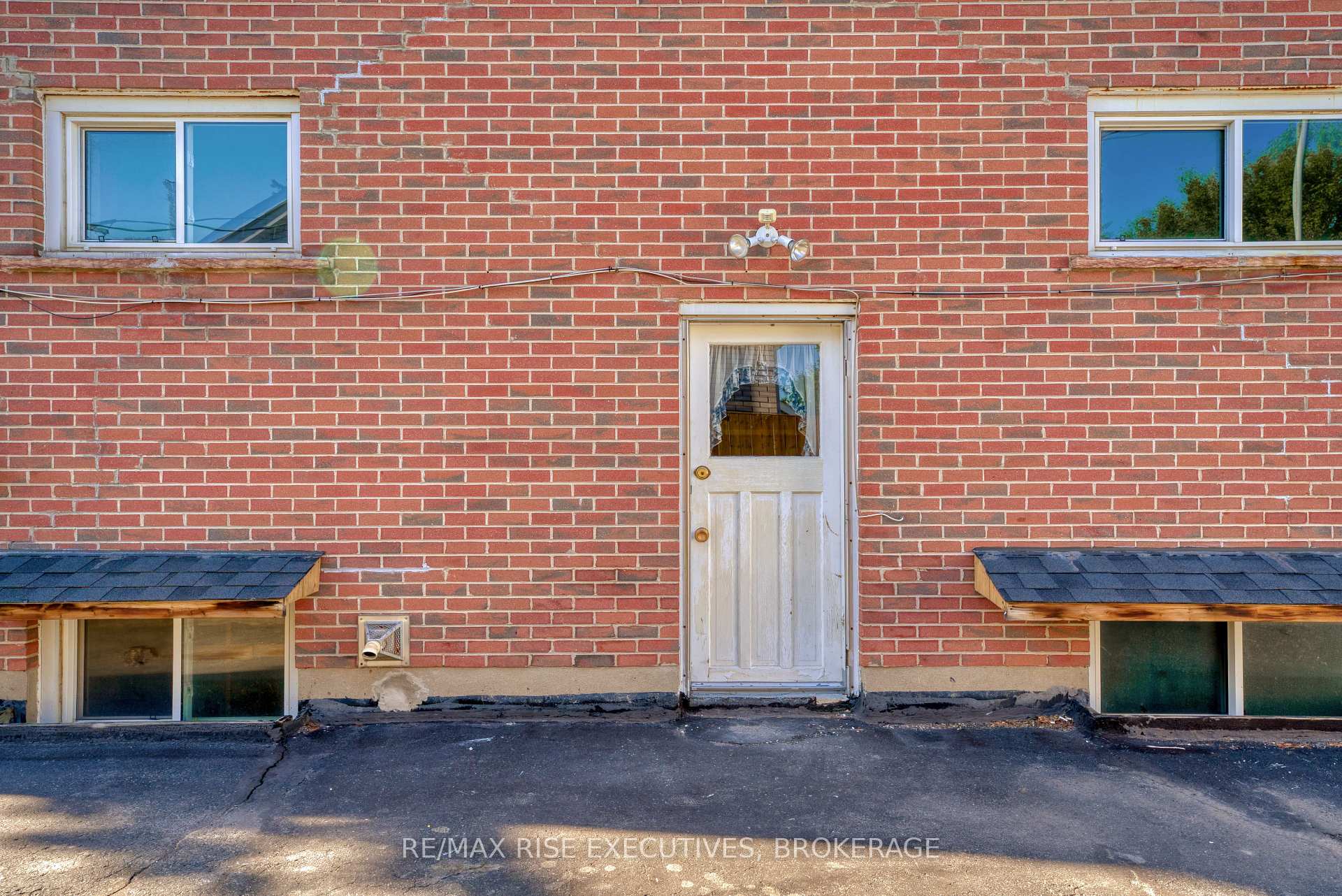 Photo 2 of Unit 3, 19 Baker Street, Kingston, Rideau — HOMEH