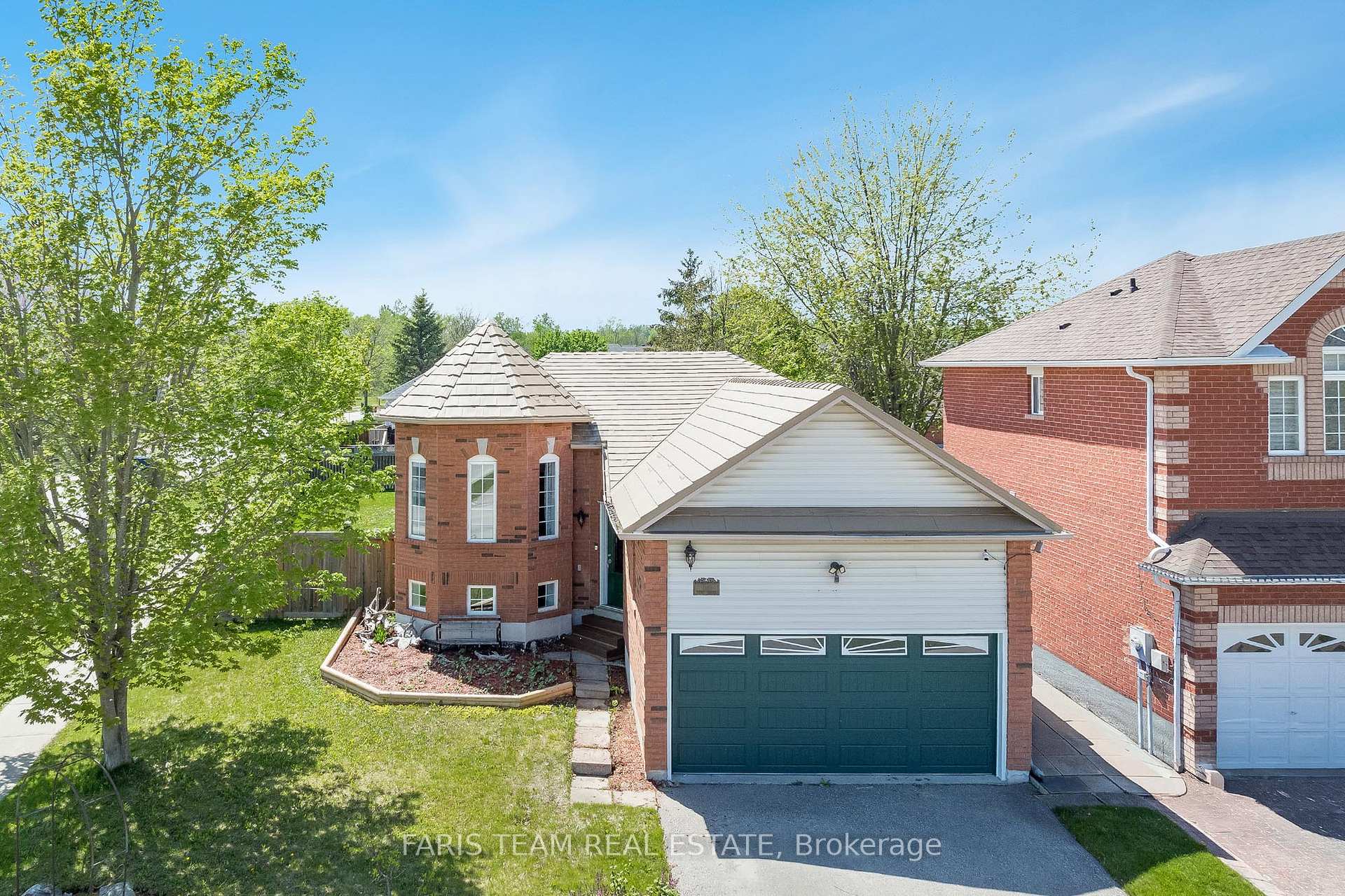 Photo 2 of 1358 Vincent Crescent, Innisfil, Alcona — HOMEH