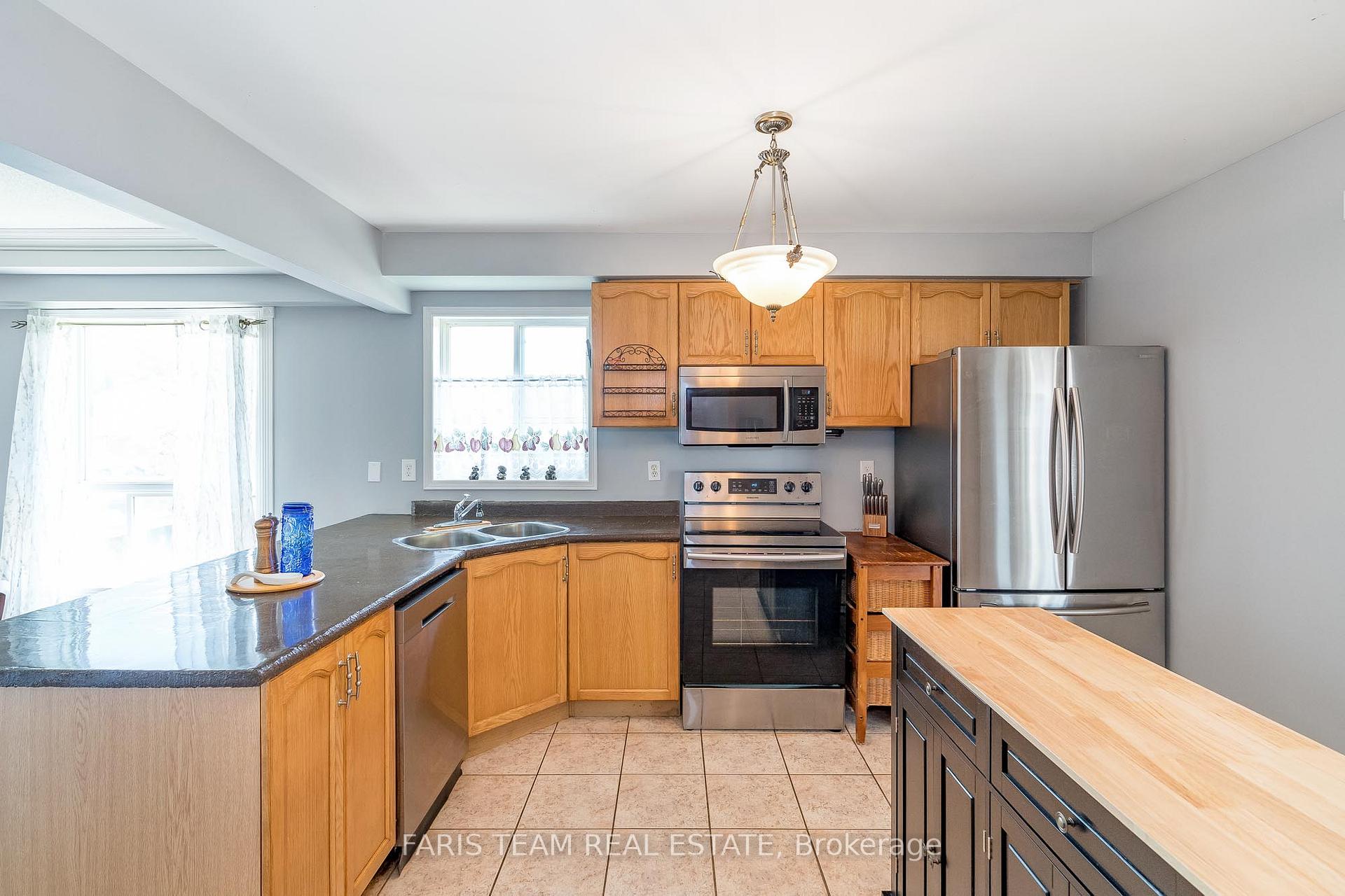 Photo 3 of 1358 Vincent Crescent, Innisfil, Alcona — HOMEH