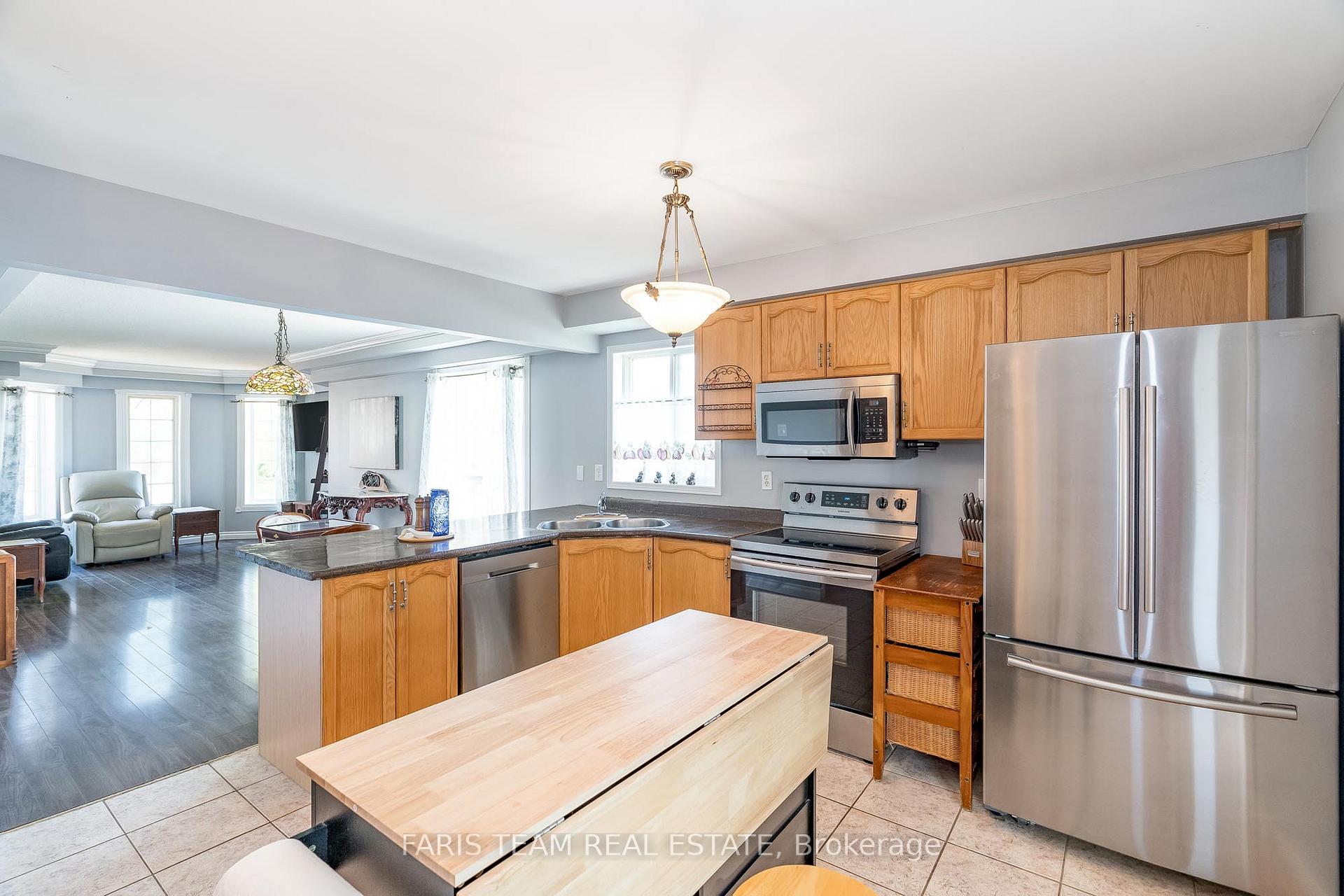 Photo 6 of 1358 Vincent Crescent, Innisfil, Alcona — HOMEH