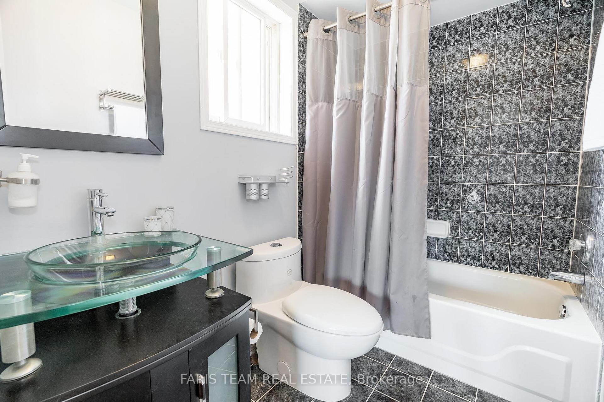 Photo 14 of 1358 Vincent Crescent, Innisfil, Alcona — HOMEH