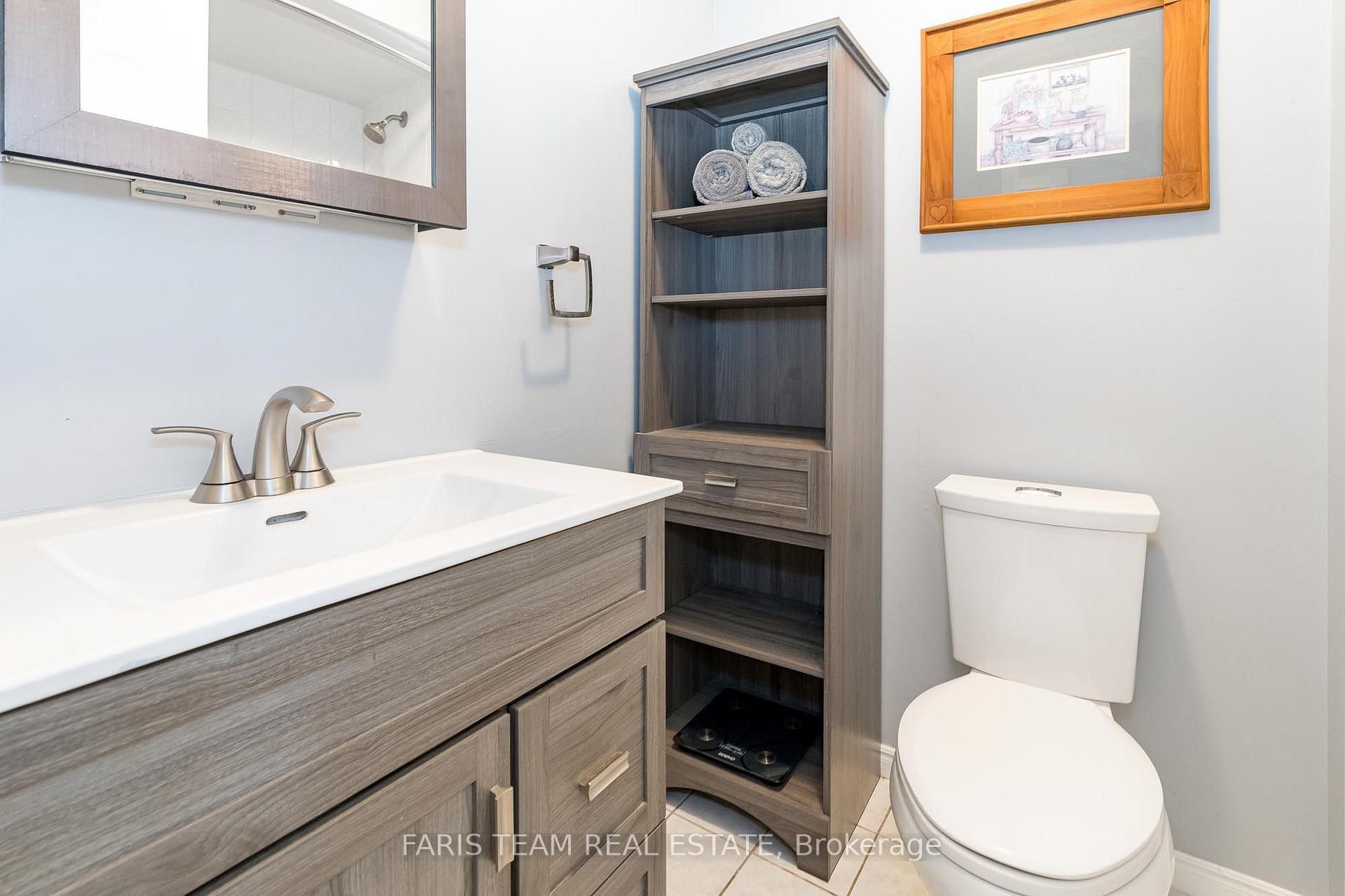 Photo 16 of 1358 Vincent Crescent, Innisfil, Alcona — HOMEH