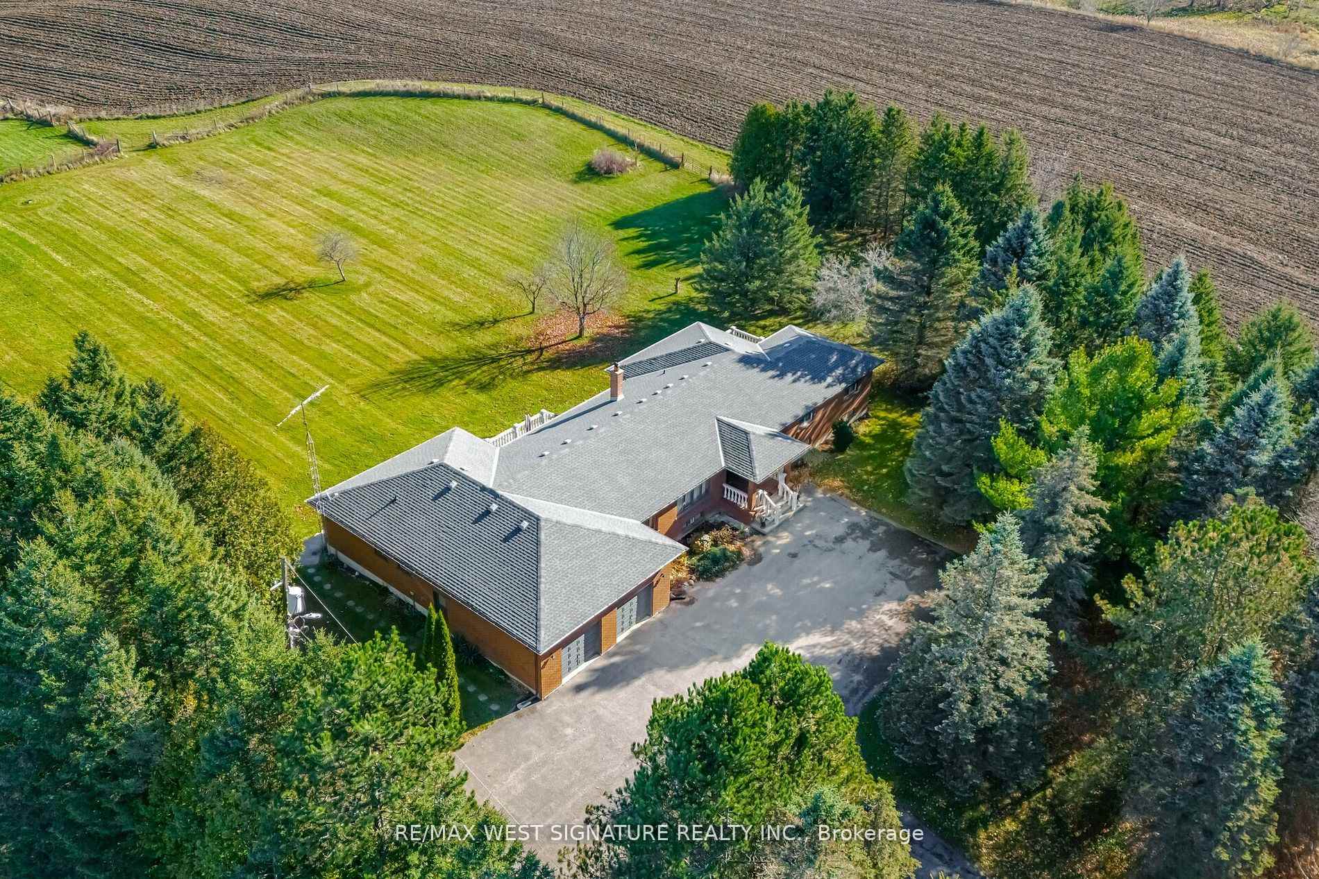 Photo 3 of 13485 8th concession Road, King, Rural King — HOMEH