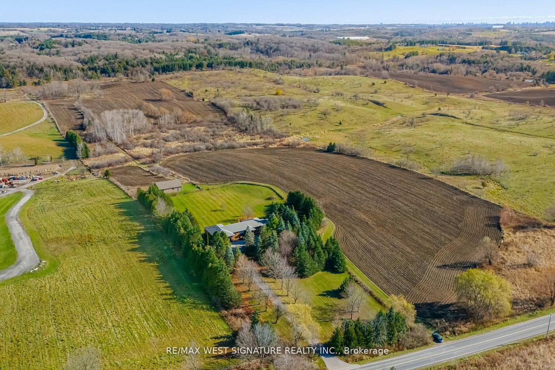Photo 36 of 13485 8th concession Road, King, Rural King — HOMEH