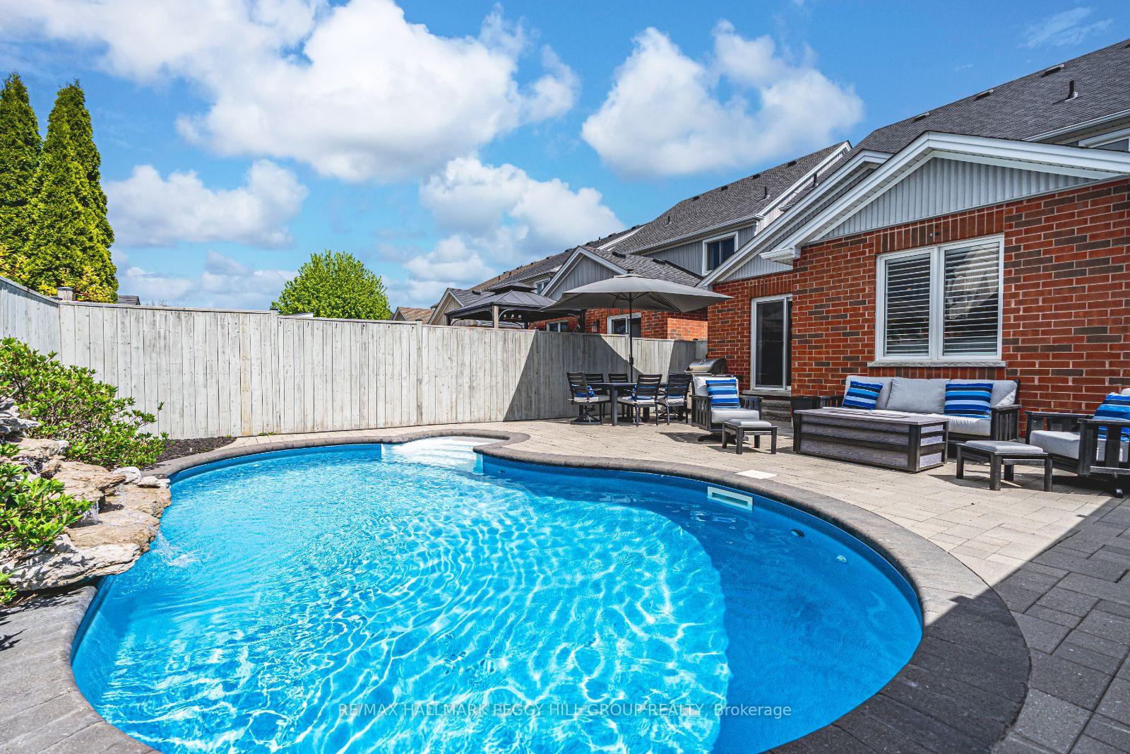 Photo 3 of 1118 Kell Street, Innisfil, Alcona — HOMEH