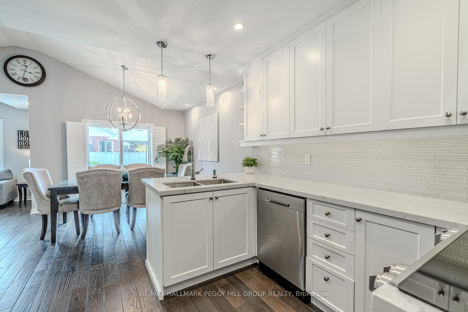 Photo 5 of 1118 Kell Street, Innisfil, Alcona — HOMEH