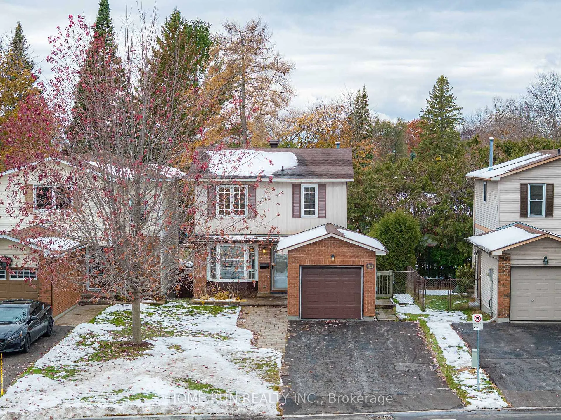 Photo 2 of 43 Rothesay Drive, Ottawa, Kanata - Glencairn/Hazeldean — HOMEH