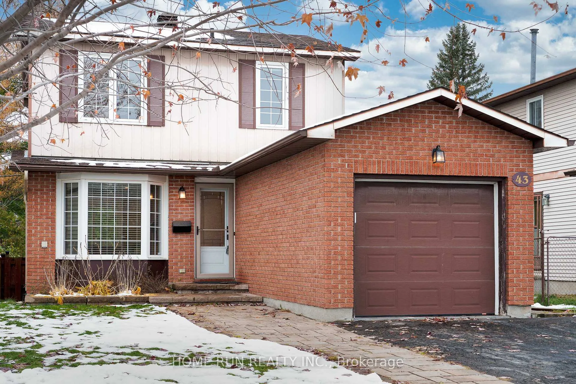 Photo 4 of 43 Rothesay Drive, Ottawa, Kanata - Glencairn/Hazeldean — HOMEH