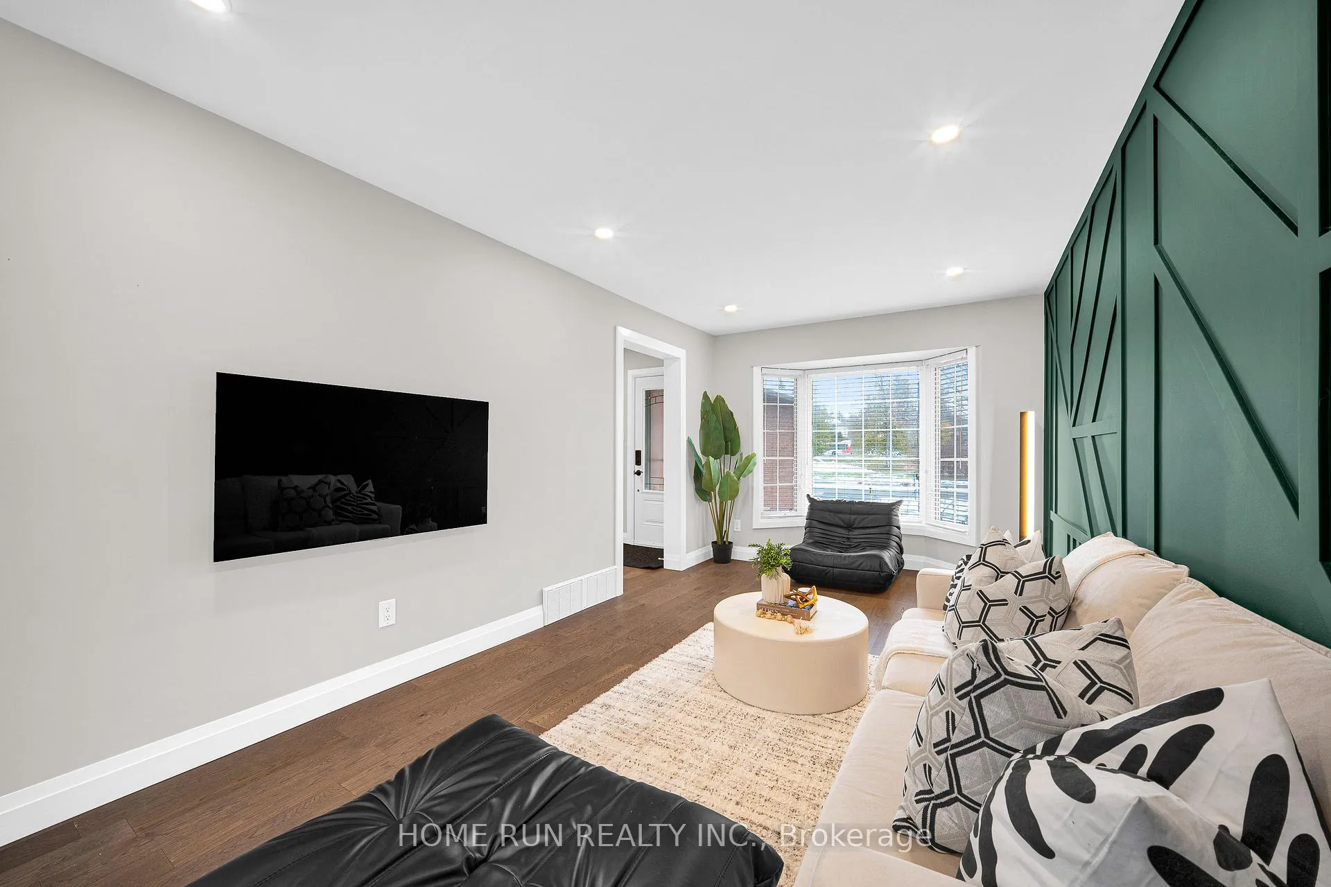 Photo 21 of 43 Rothesay Drive, Ottawa, Kanata - Glencairn/Hazeldean — HOMEH