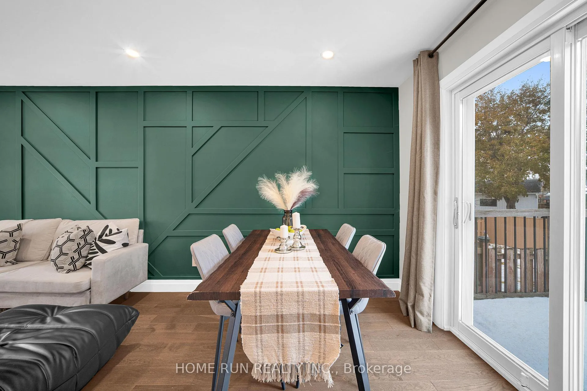 Photo 24 of 43 Rothesay Drive, Ottawa, Kanata - Glencairn/Hazeldean — HOMEH