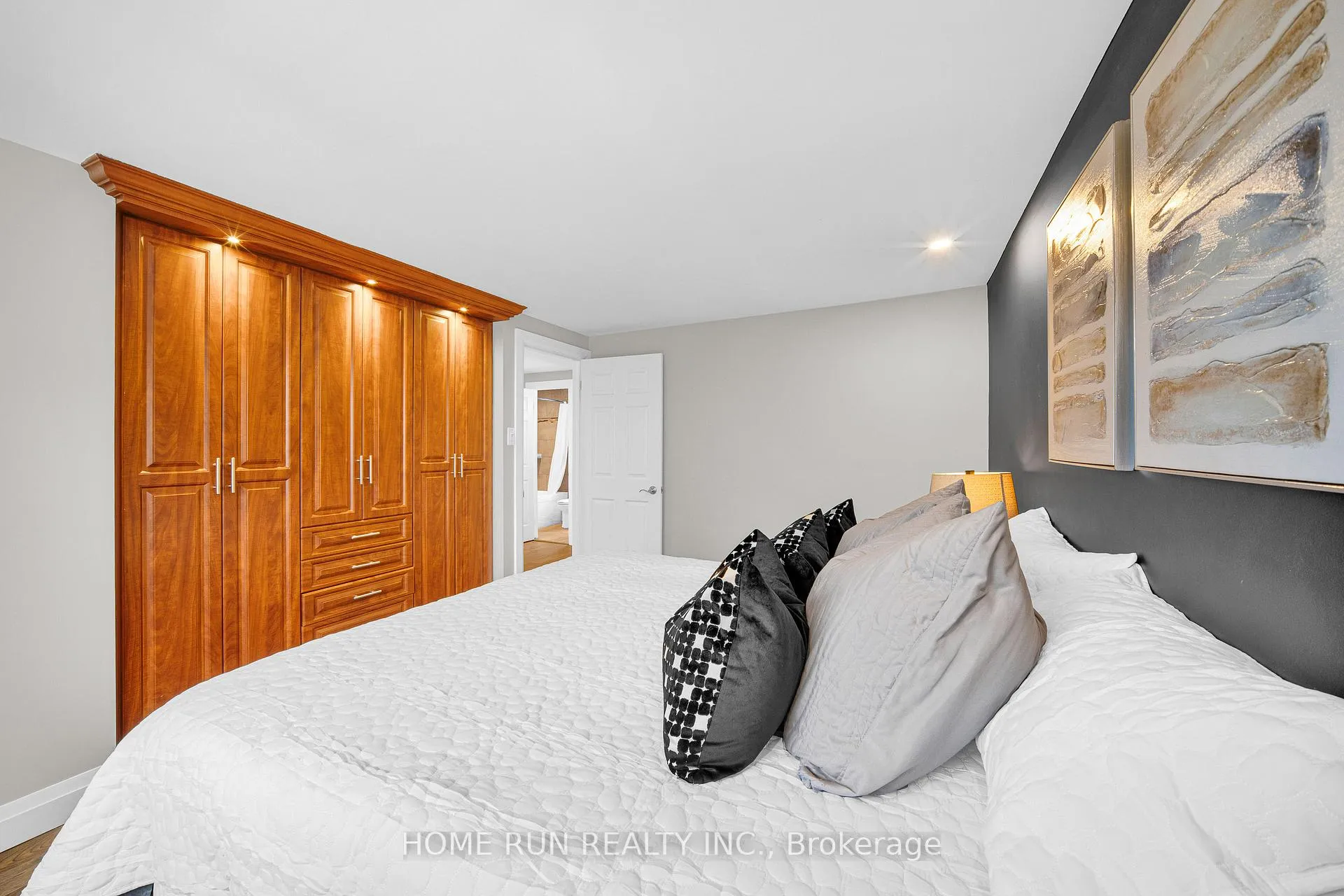 Photo 40 of 43 Rothesay Drive, Ottawa, Kanata - Glencairn/Hazeldean — HOMEH