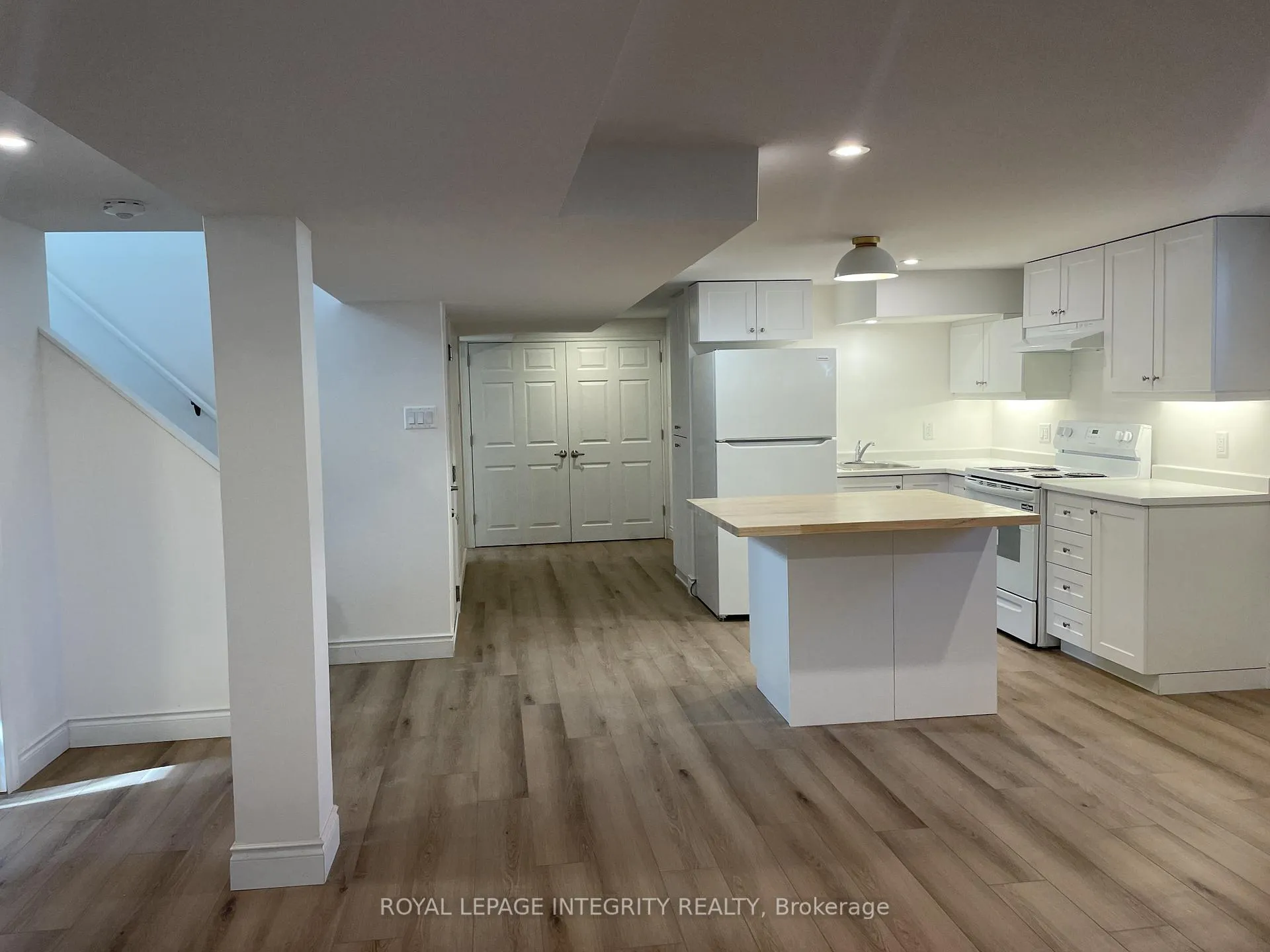 Photo 3 of Unit B, 32 Uxbridge Crescent, Ottawa, Kanata - Glencairn/Hazeldean — HOMEH