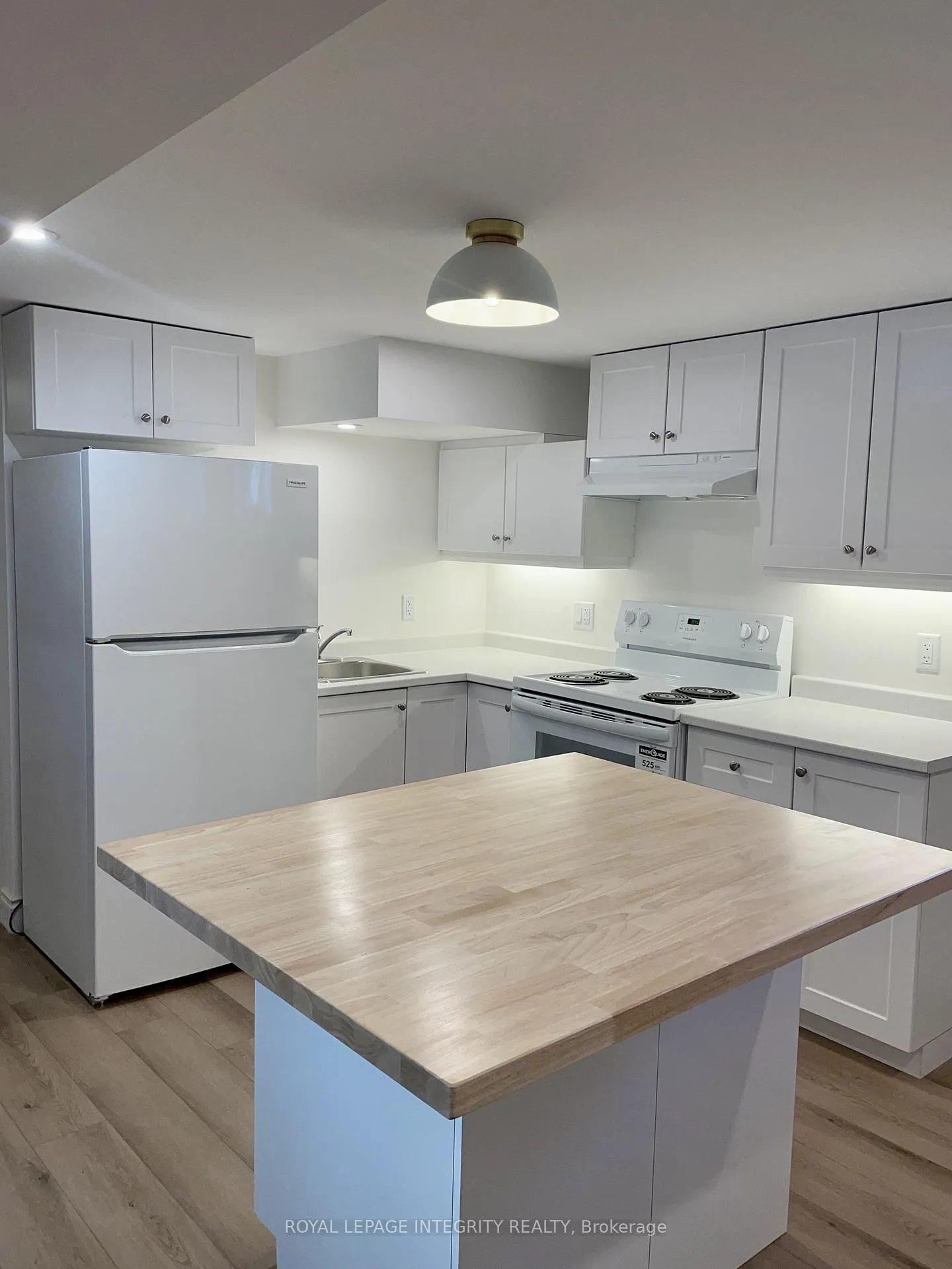 Photo 7 of Unit B, 32 Uxbridge Crescent, Ottawa, Kanata - Glencairn/Hazeldean — HOMEH