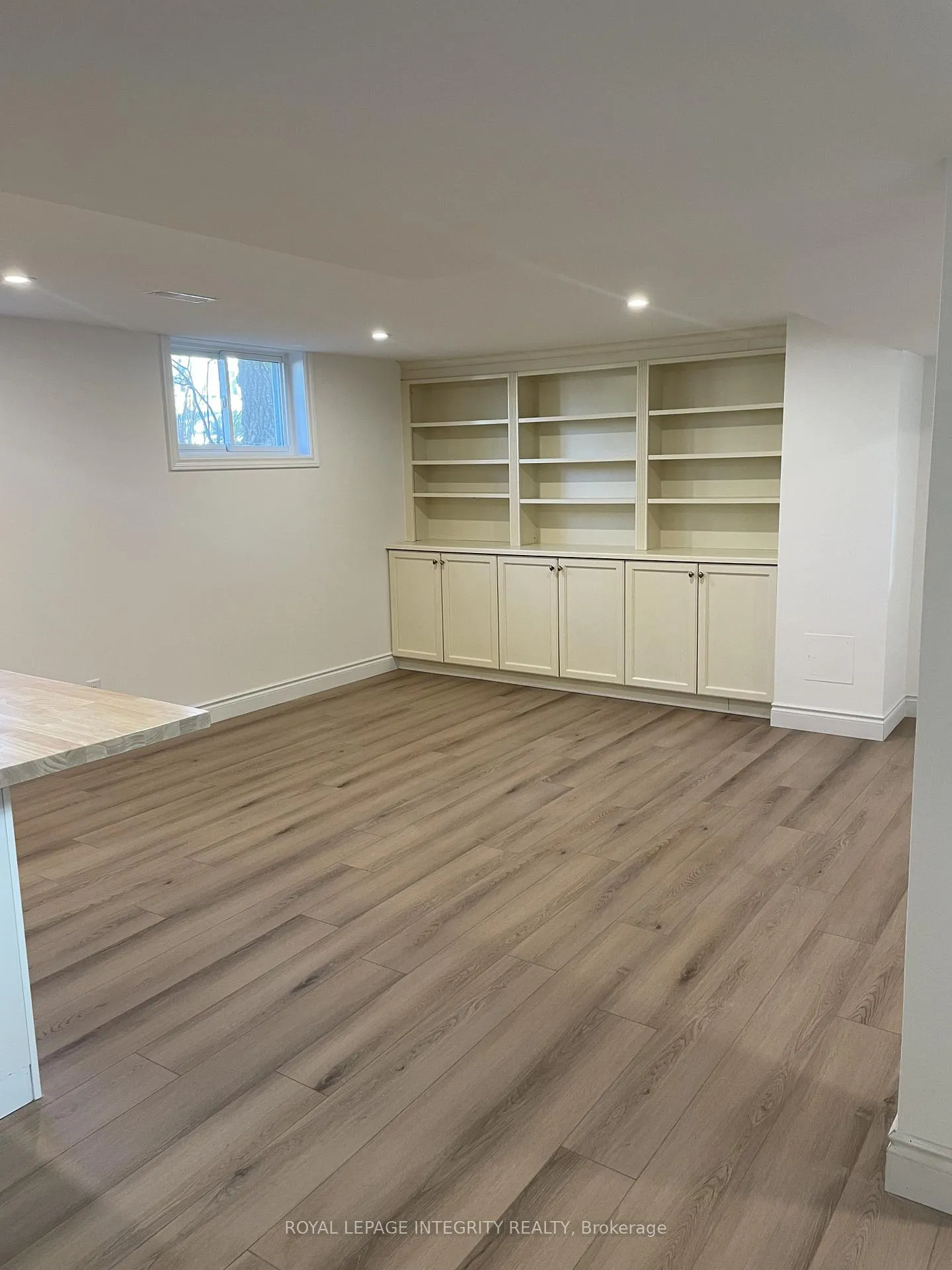 Photo 8 of Unit B, 32 Uxbridge Crescent, Ottawa, Kanata - Glencairn/Hazeldean — HOMEH
